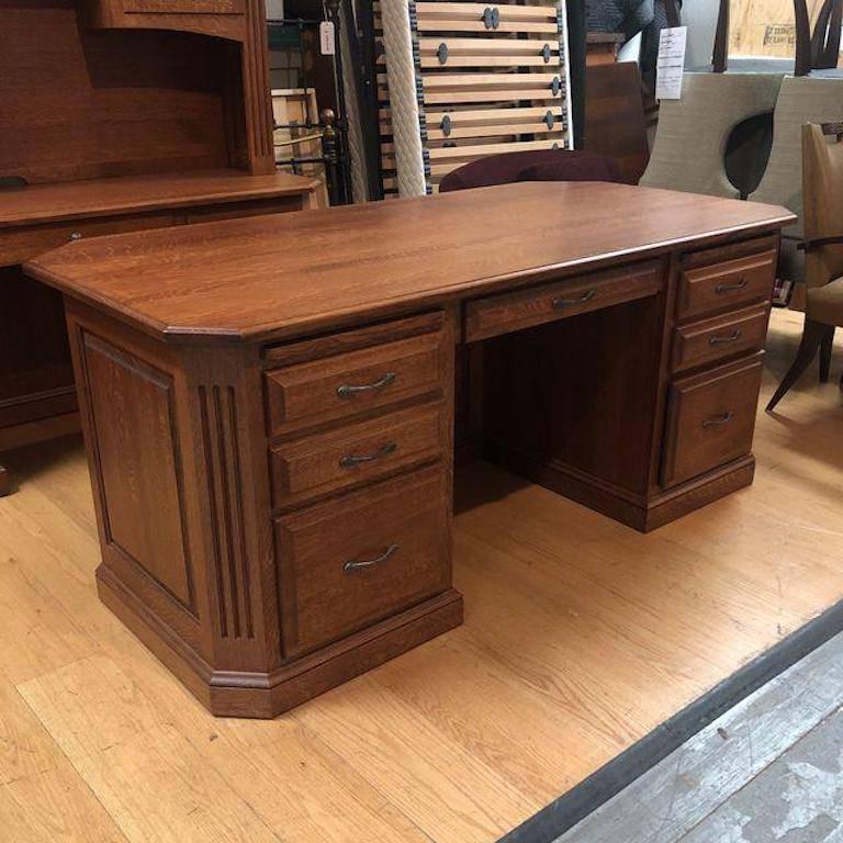 Solid Quarter Sawn Oak Executive Amish Made Desk at 1stdibs
