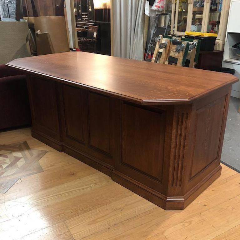  Solid Quarter Sawn Oak Executive Amish Made Desk In Good Condition In San Francisco, CA