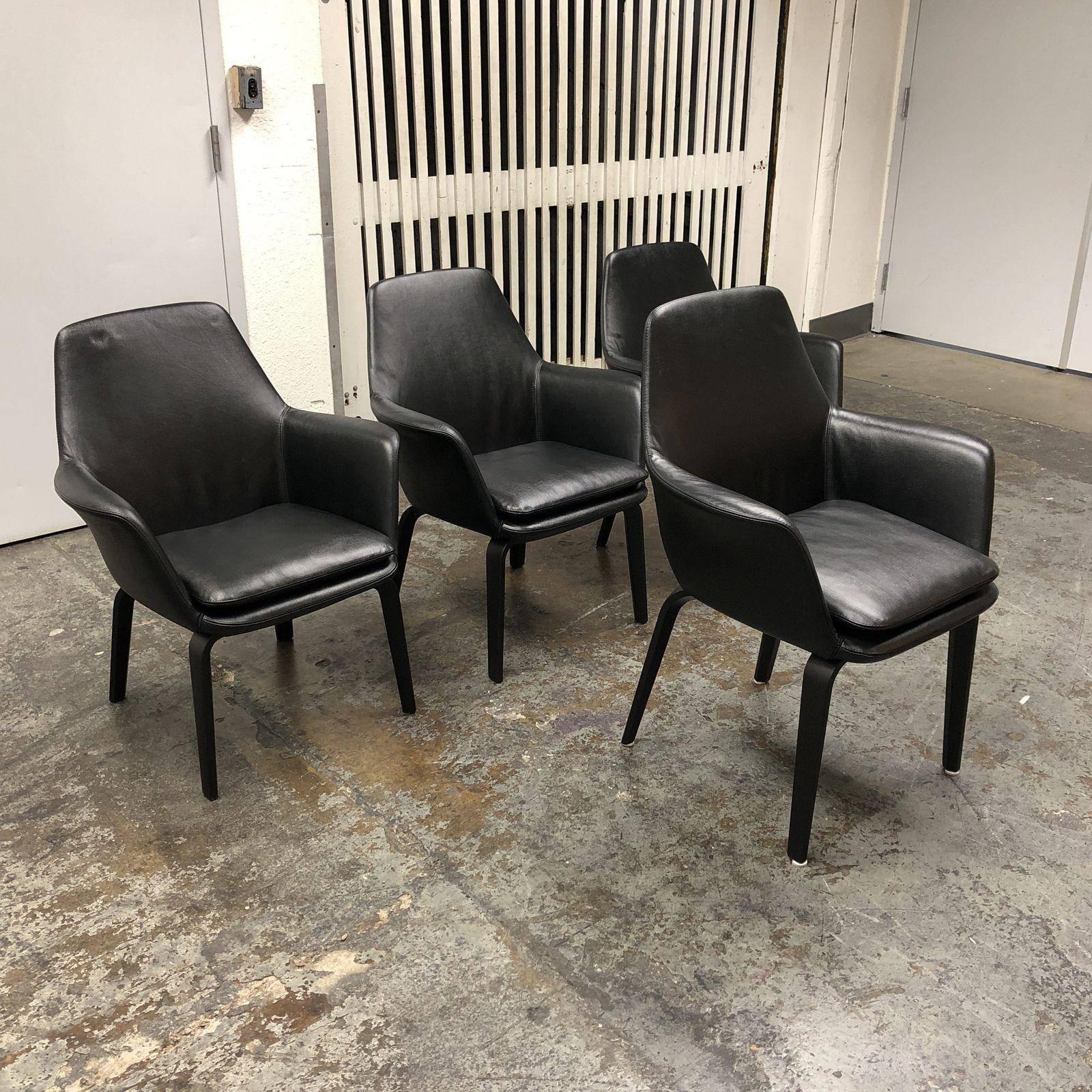 Minotti Set of Four York Lounge Leather Armchairs In Good Condition In San Francisco, CA