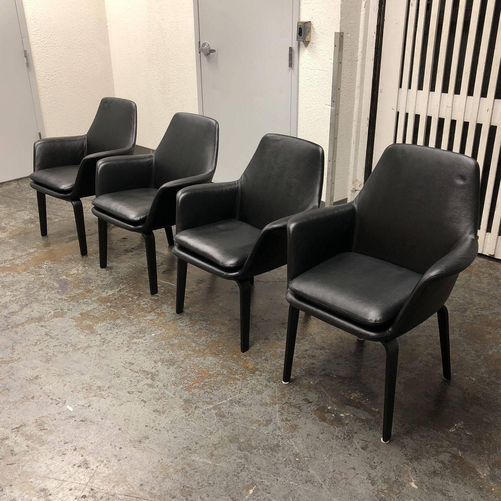 Contemporary Minotti Set of Four York Lounge Leather Armchairs