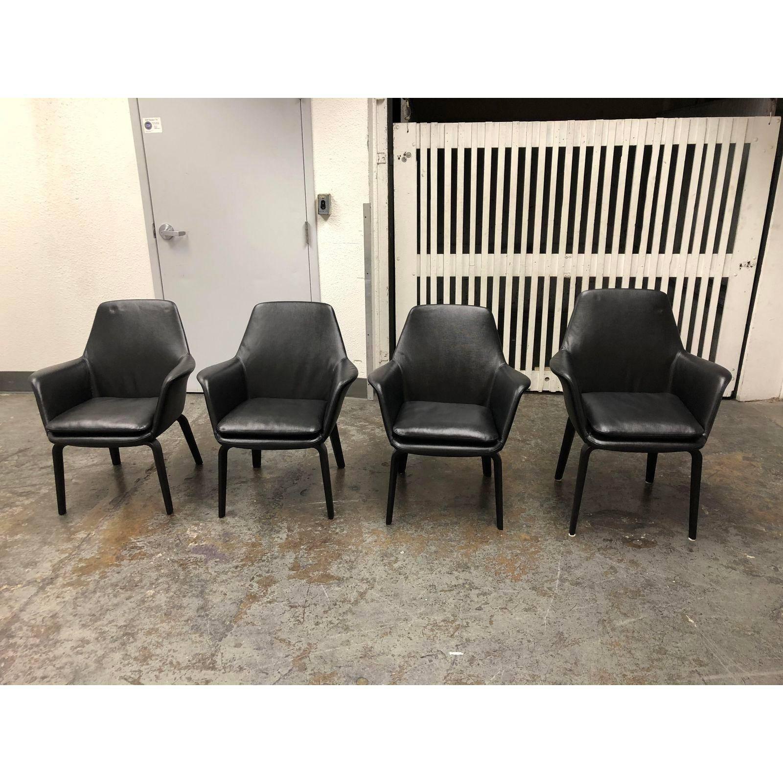 Minotti Set of Four York Lounge Leather Armchairs 2