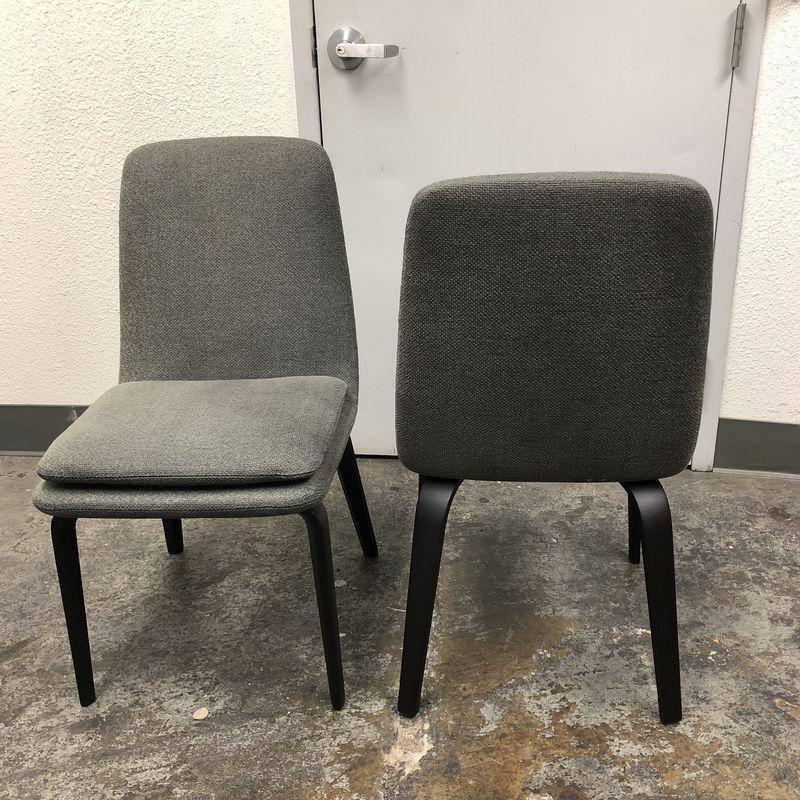 Contemporary Rodolfo Dordoni for Minotti Pair of York Side/Dining Chairs For Sale
