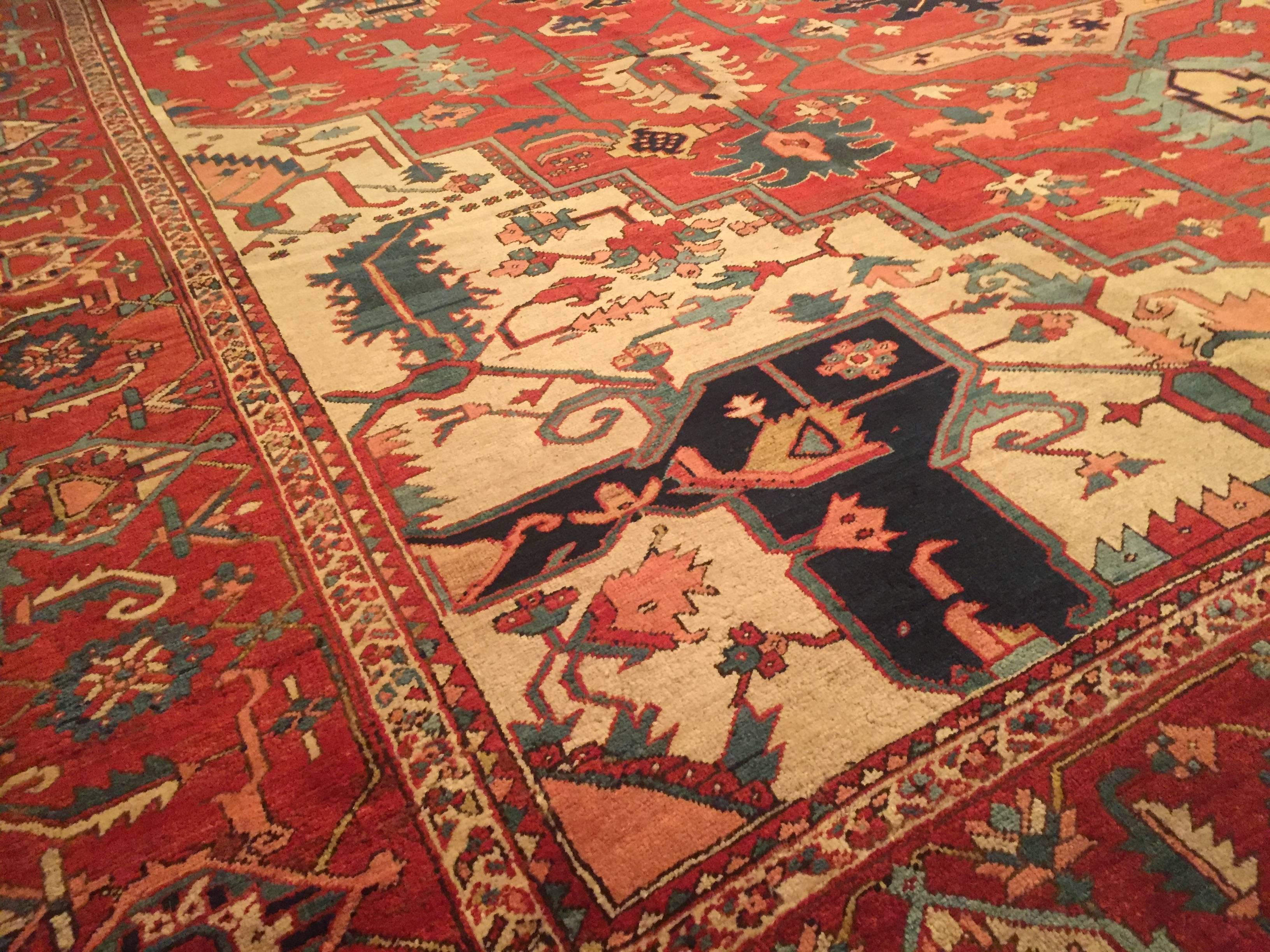 Late 19th Century Antique Persian Serapi Rug In Good Condition For Sale In Louisville, KY