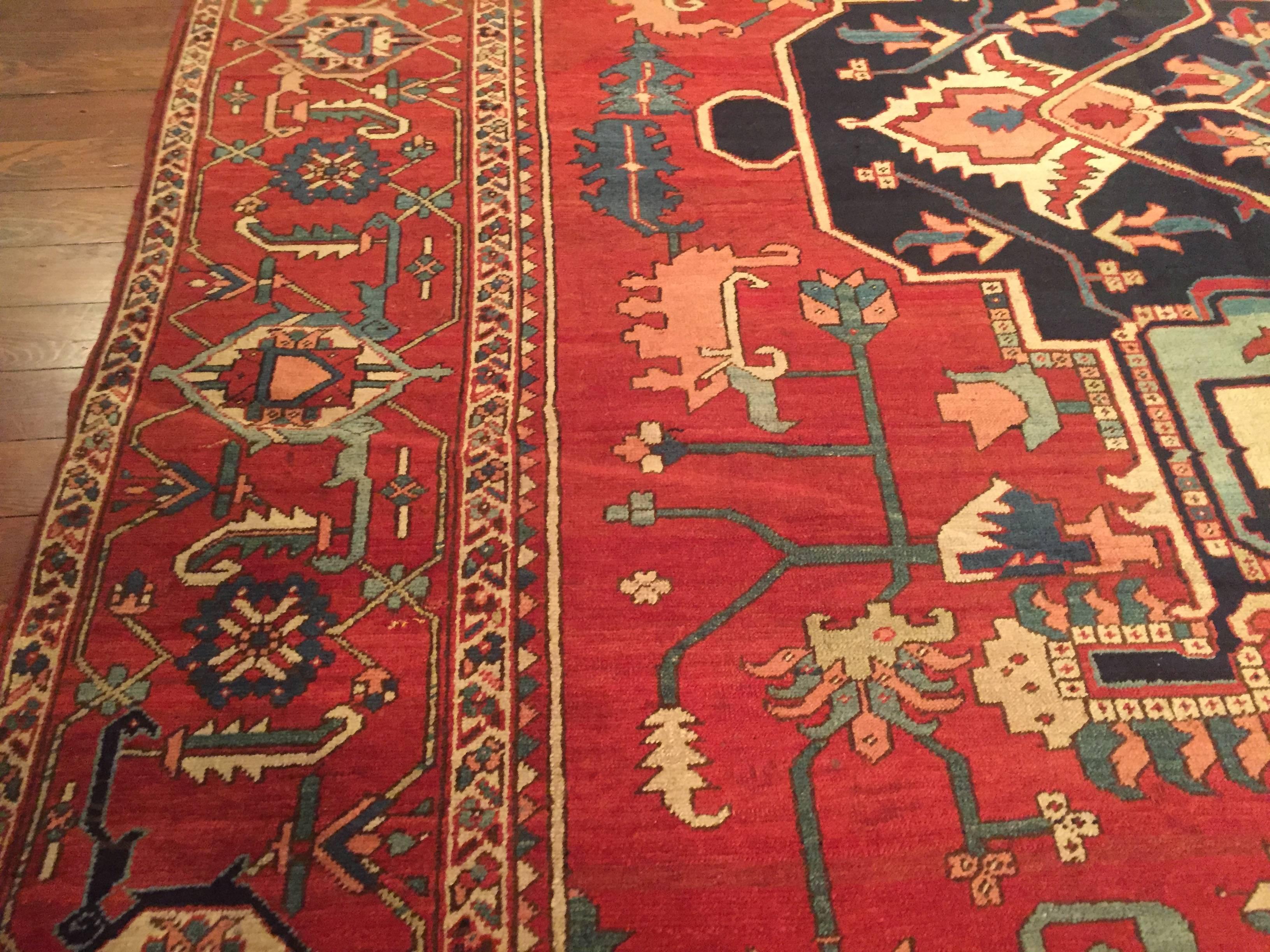 Late 19th Century Antique Persian Serapi Rug For Sale 1