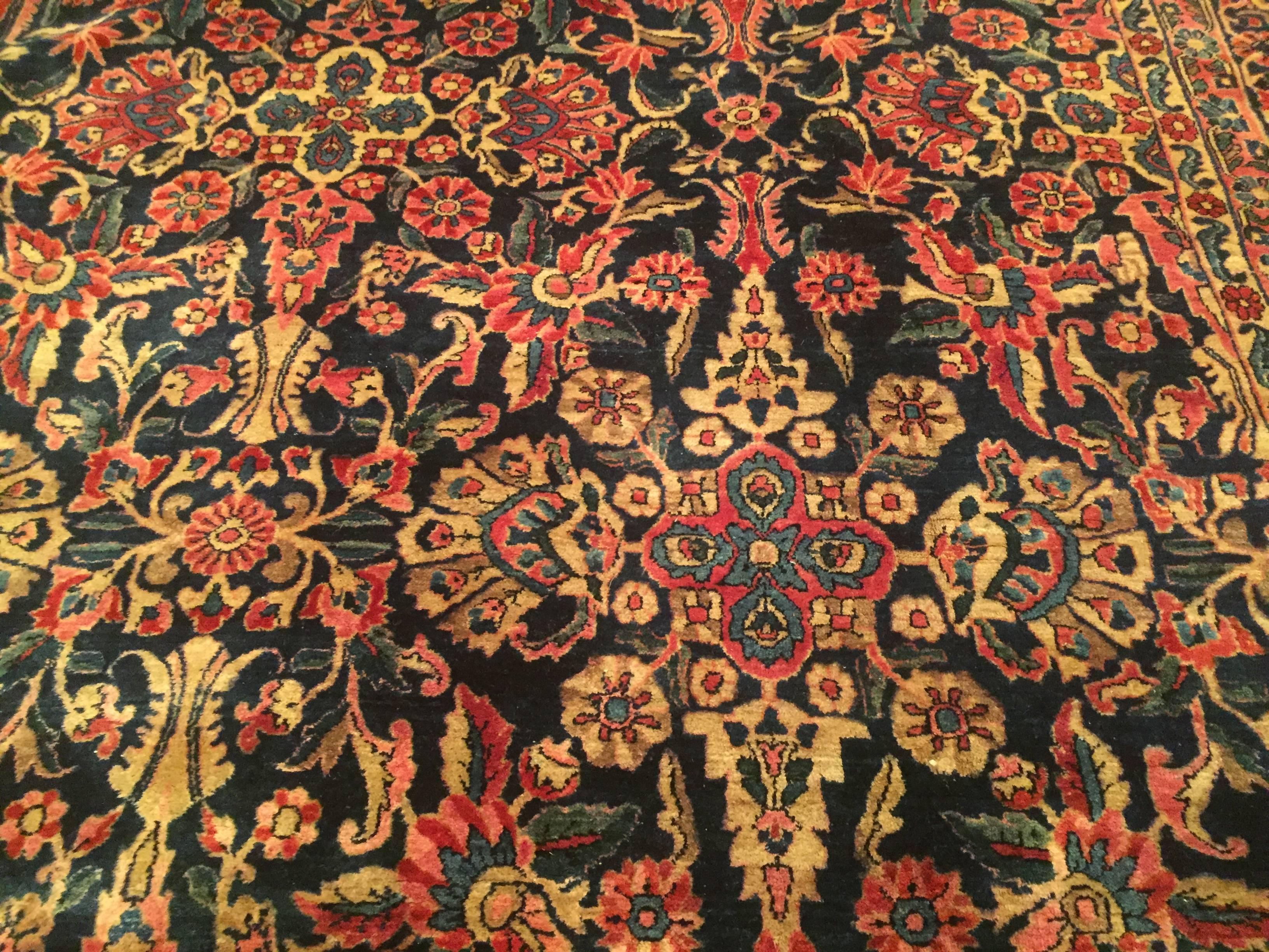Early 20th Century Antique Persian Sarouk Rug For Sale 1