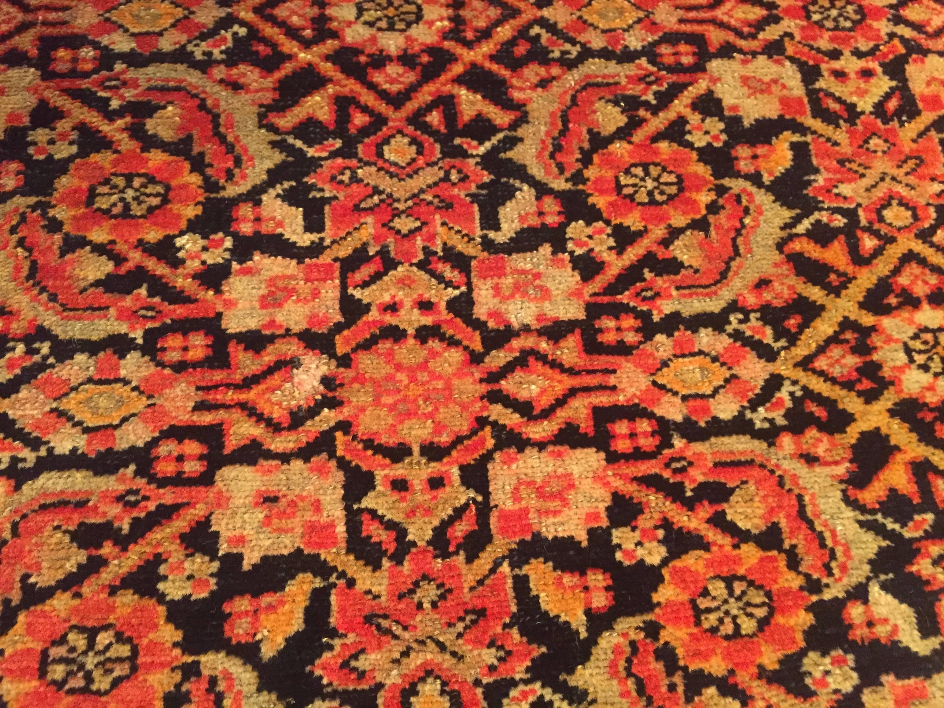 Early 20th Century Antique Persian Malayer Rug For Sale 2