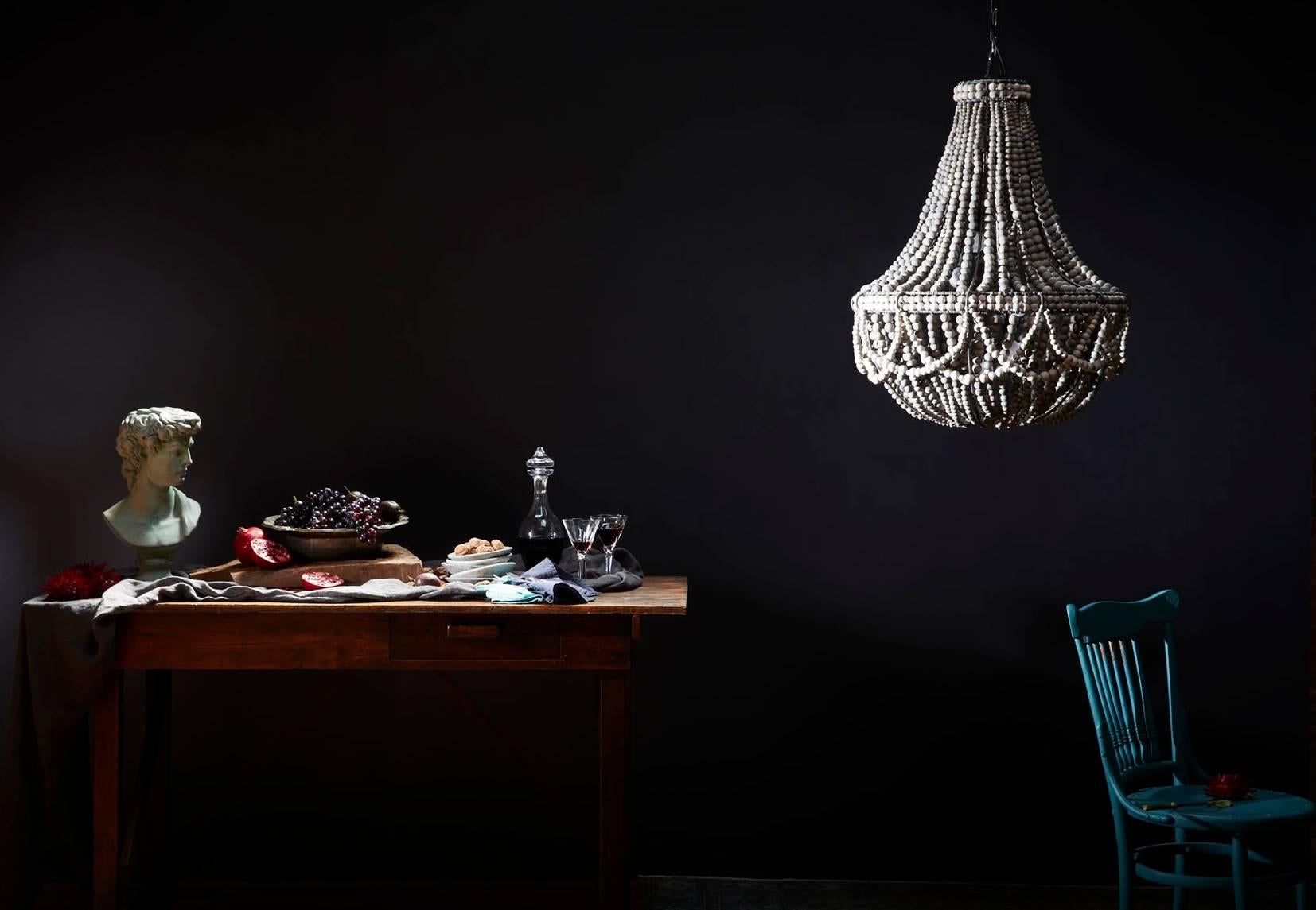 The klaylife chandelier that just oozes charm.

There’s something about the Frill pendant that clay beaded lighting enthusiasts just love. Perhaps it’s the modern, minimal chandelier design or the overlapping side swags. Regardless, this beaded
