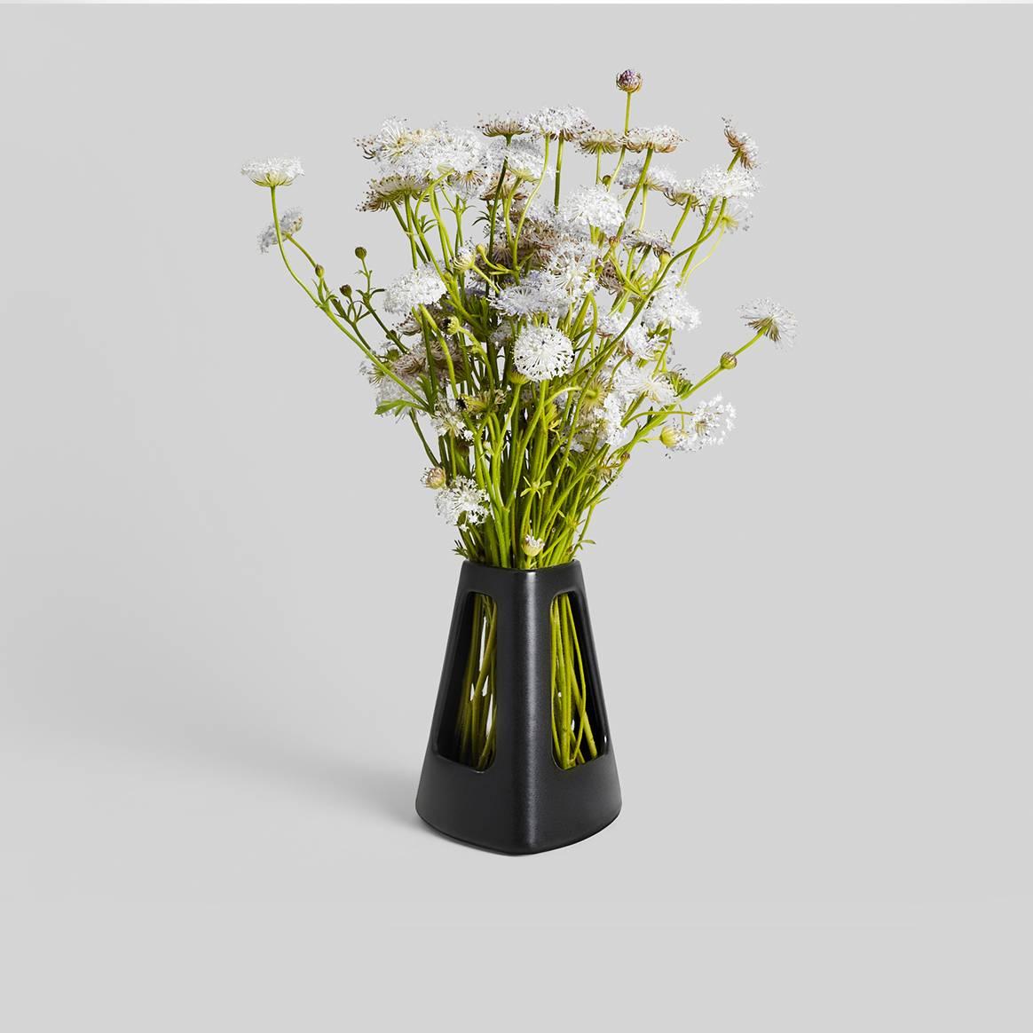 Modern Flora Vase in Contemporary 3D Printed Matte Black Porcelain For Sale