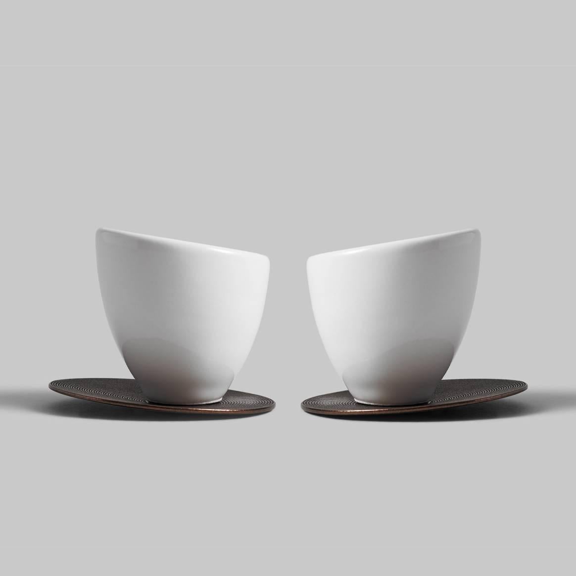 Sorvo Espresso Cup in Contemporary 3D Printed Gloss White Porcelain / Bronze For Sale 2