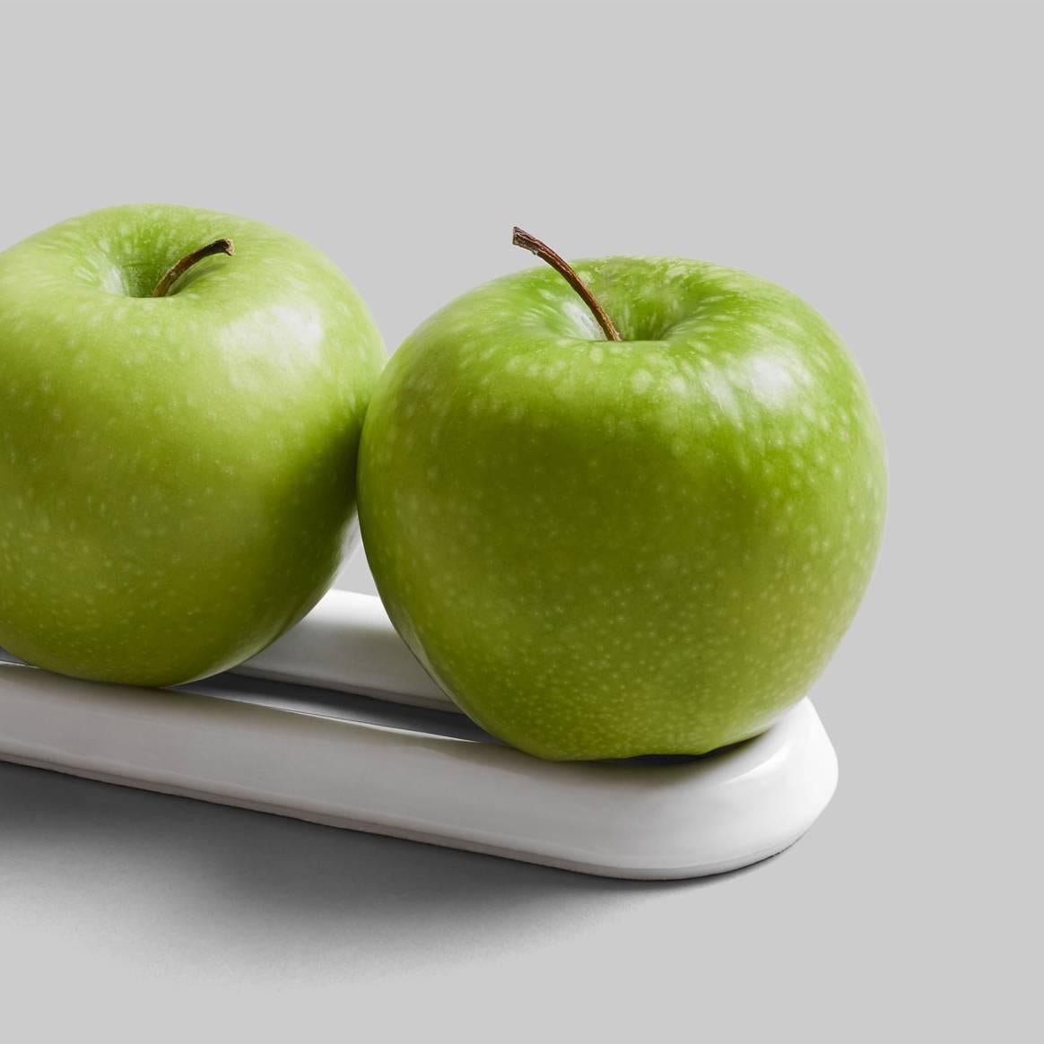 Loup Fruit Bowl in Contemporary 3D Printed Gloss White Porcelain In Excellent Condition For Sale In New York, NY
