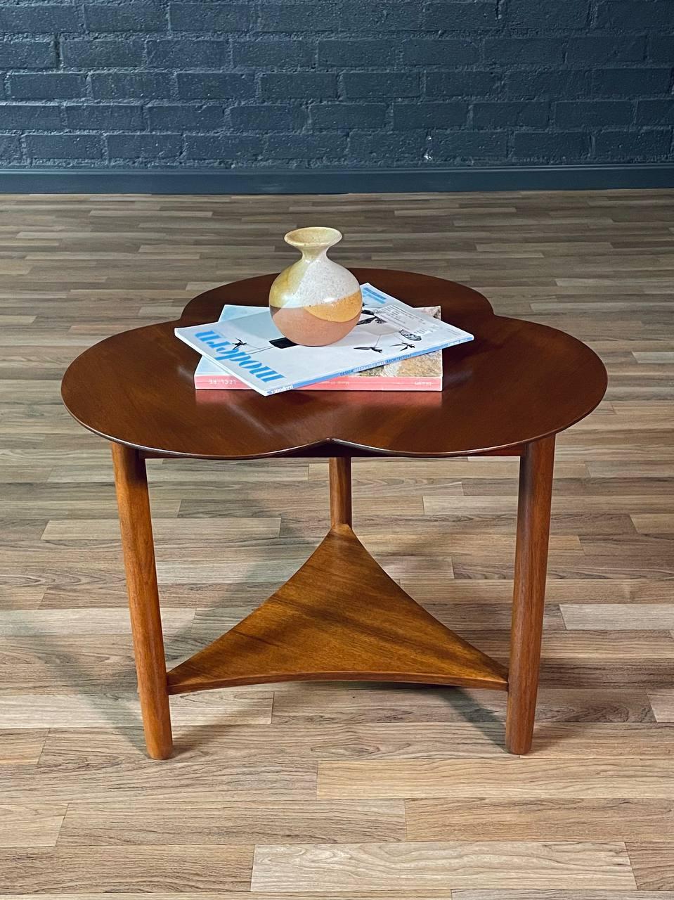 Walnut Newly Refinished - Mid-Century Modern Clover Leaf Side Table w/ Magazine Shelf For Sale