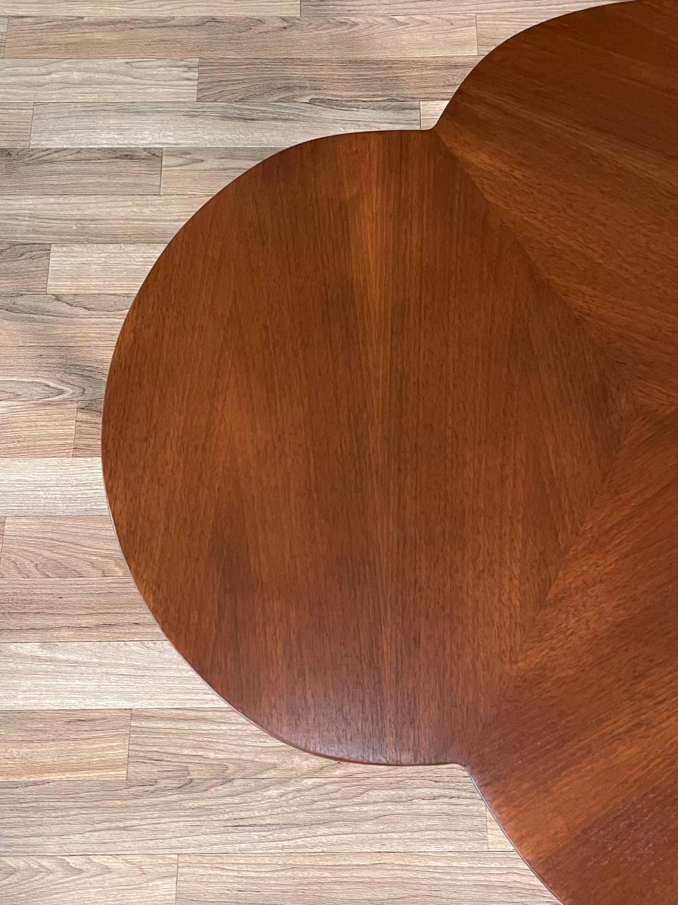 Mid-20th Century Newly Refinished - Mid-Century Modern Clover Leaf Side Table w/ Magazine Shelf For Sale