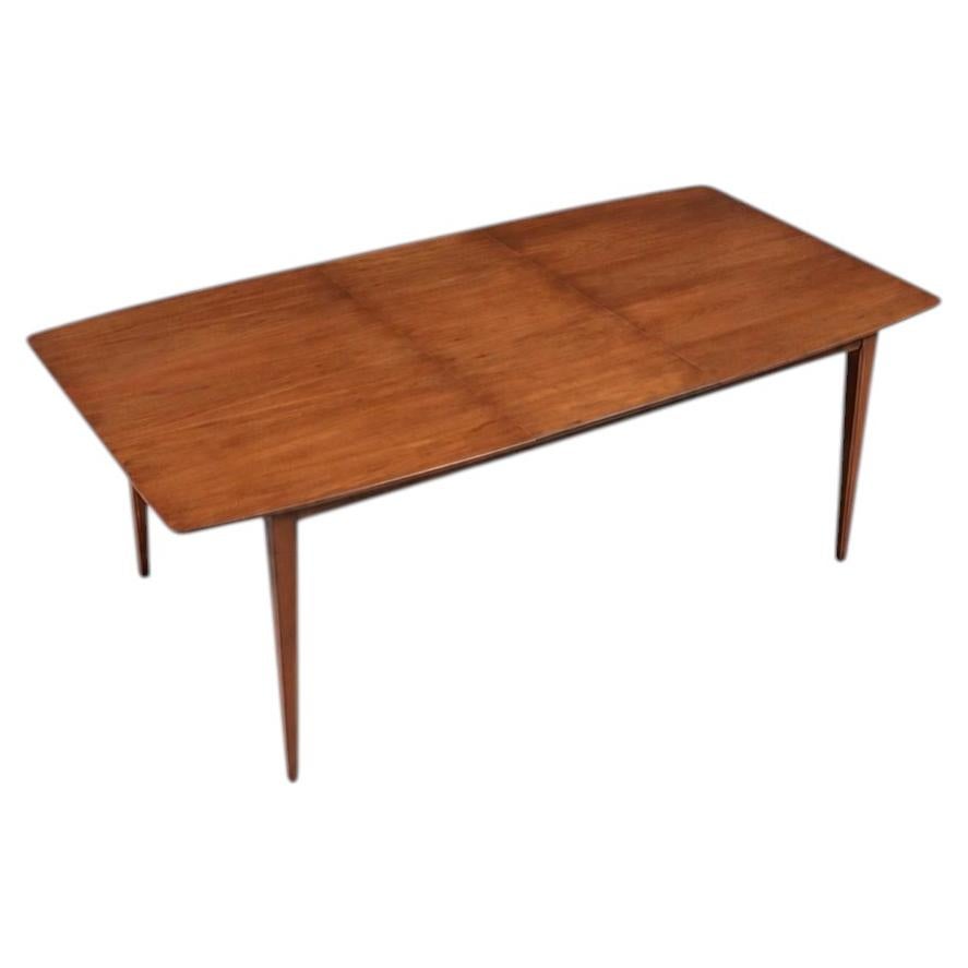 Recién restaurada: mesa de comedor de nogal esculpida, de estilo «Mid Century Modern», con patas extensibles