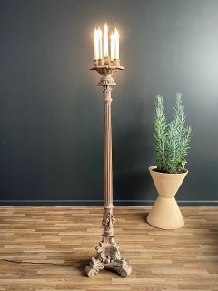 Lampe torchère française de style Louis XVI en bois sculpté et peint