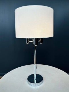 Lampe de table en chrome The Moderns