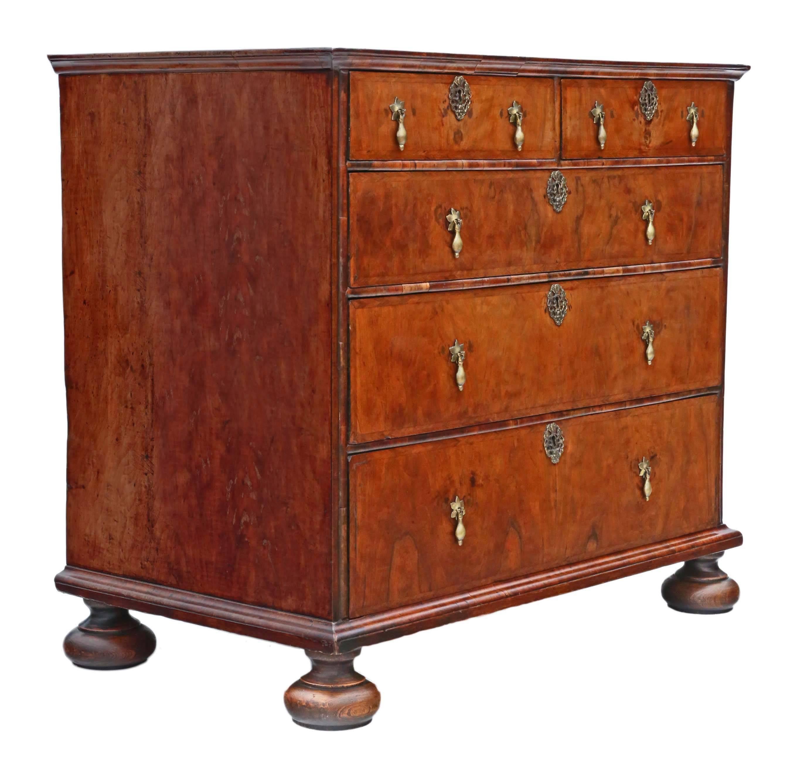 Antique Quality William & Mary circa 1690-1700 Walnut Chest Of Drawers For Sale 2