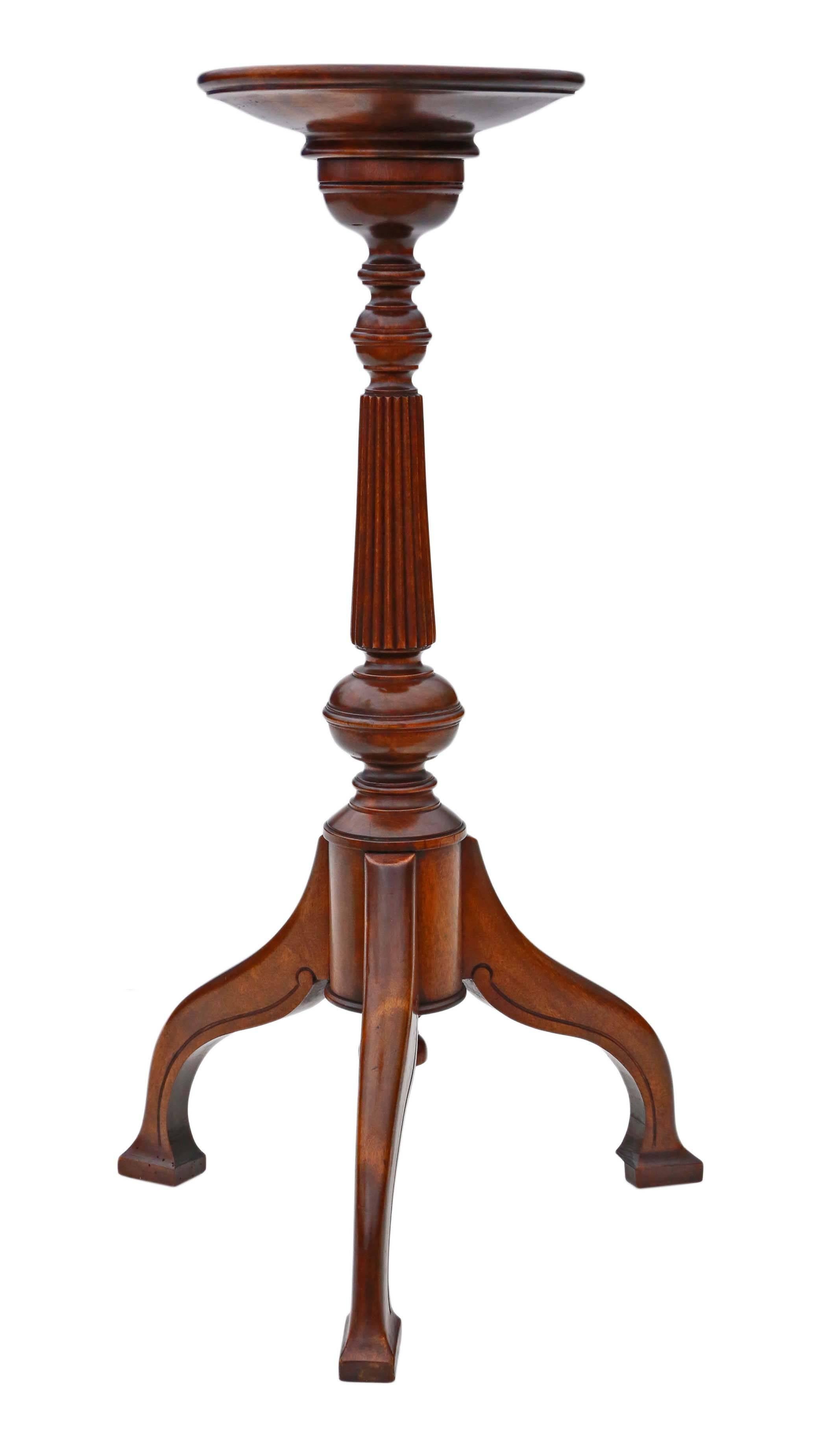 Antique quality beech Art Nouveau circa 1900 torchiere / Jardinière pedestal plant stand.

This is a quality item, solid and heavy, with no loose joints. Very stabile.

A rare attractive piece.

Good age and patina, would look amazing in the