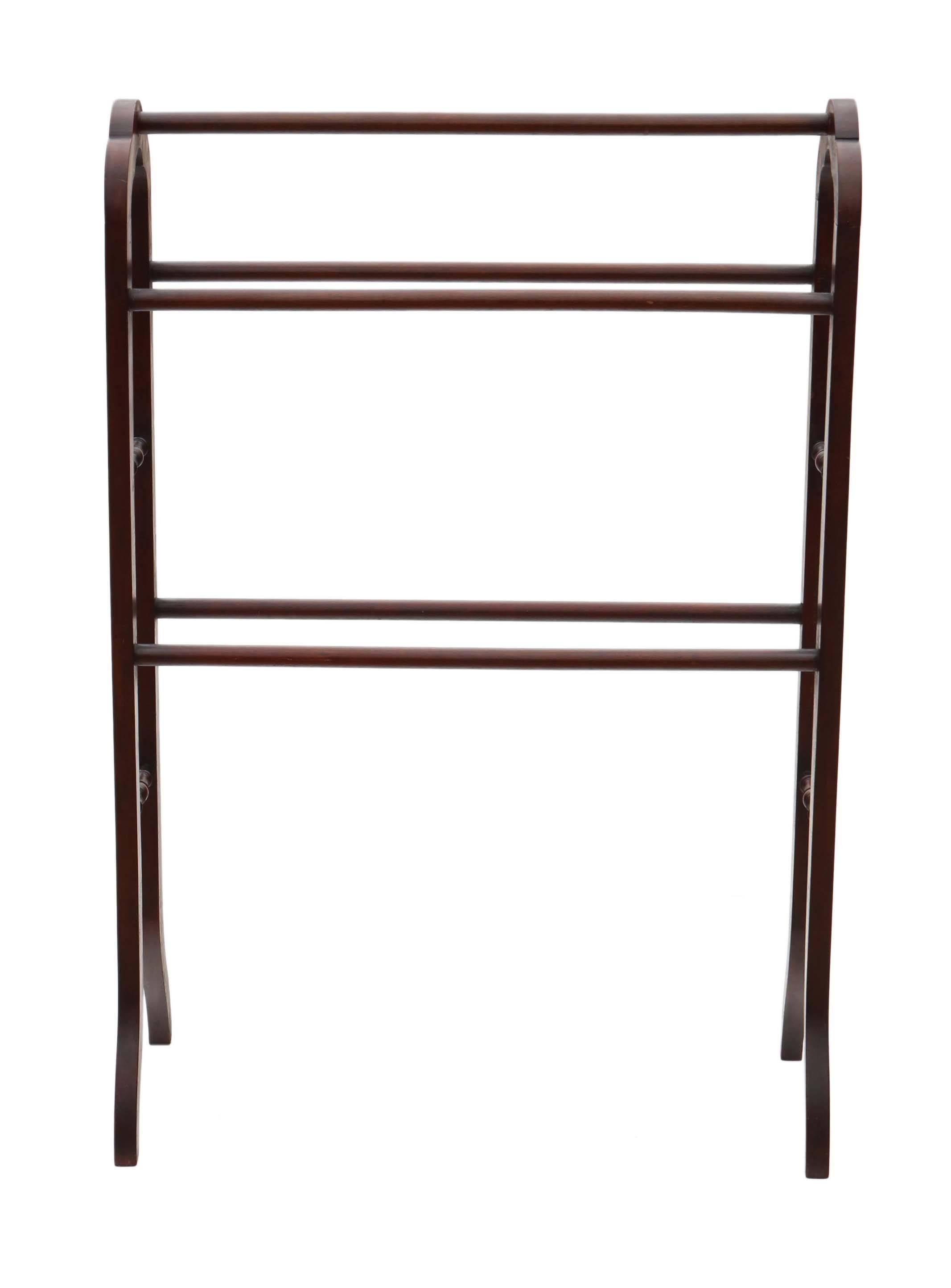 Antique quality Victorian mahogany towel rail stand, circa 1900.

This item is solid and strong, with no loose joints.

No woodworm.

Good age and patina, would look amazing in the right location!

Overall maximum dimensions:

66cmW x