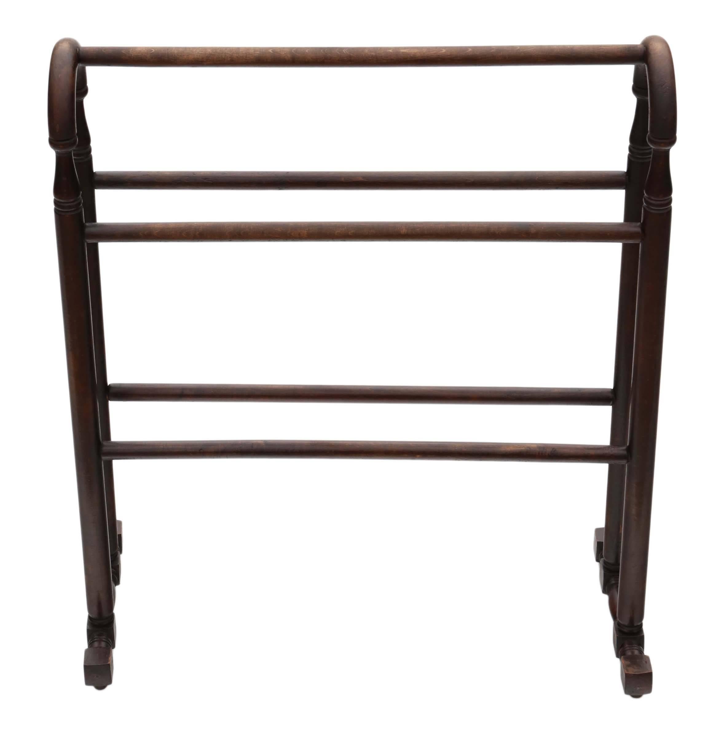 Antique quality Victorian circa 1900 beech towel rail stand.

This item is solid and strong, with no loose joints.

No woodworm.

Good age and patina, would look amazing in the right location!

Overall maximum dimensions:

66cm W x 30cm D