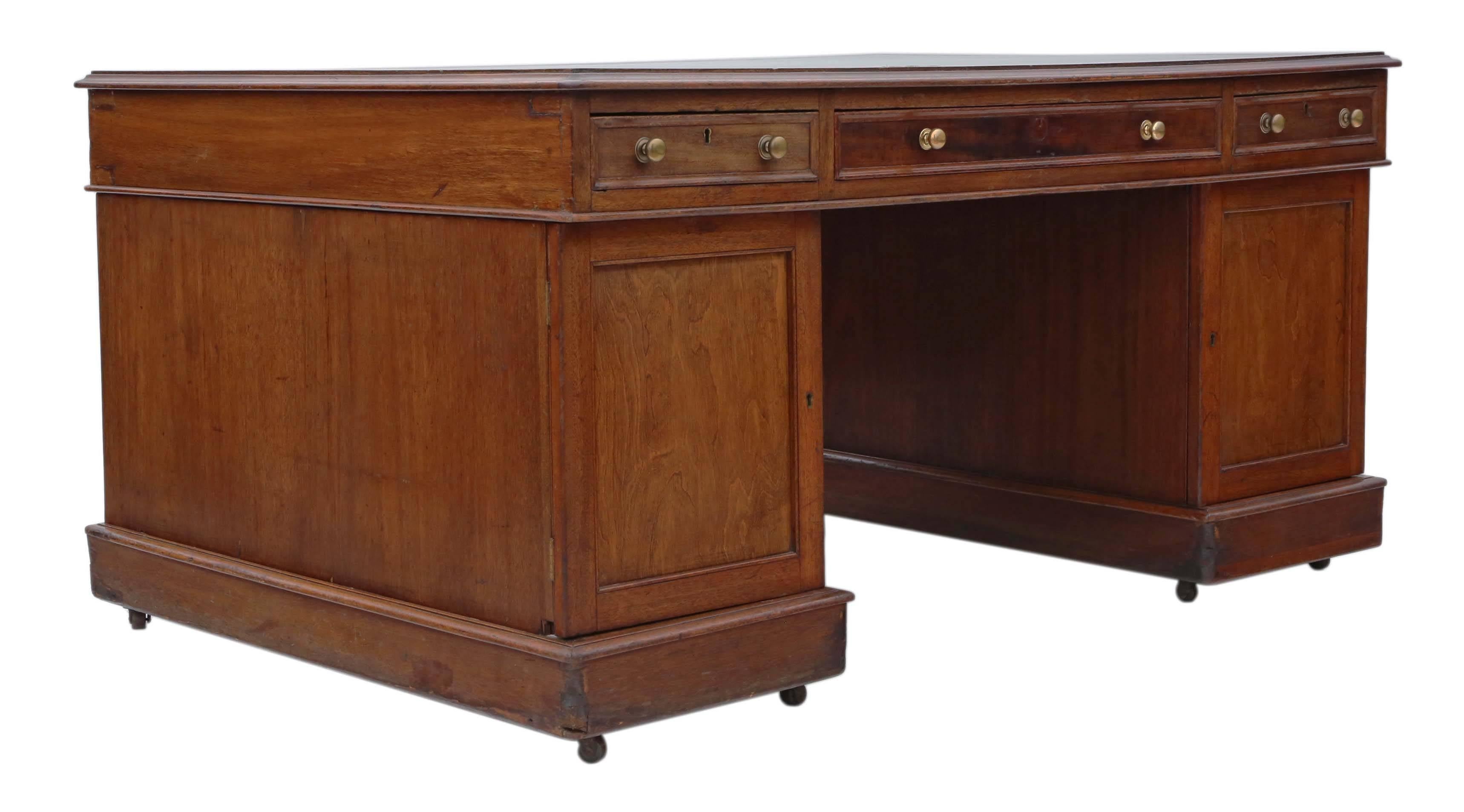 Antique Quality Large Victorian circa 1890 Mahogany Partner's Desk For Sale 5