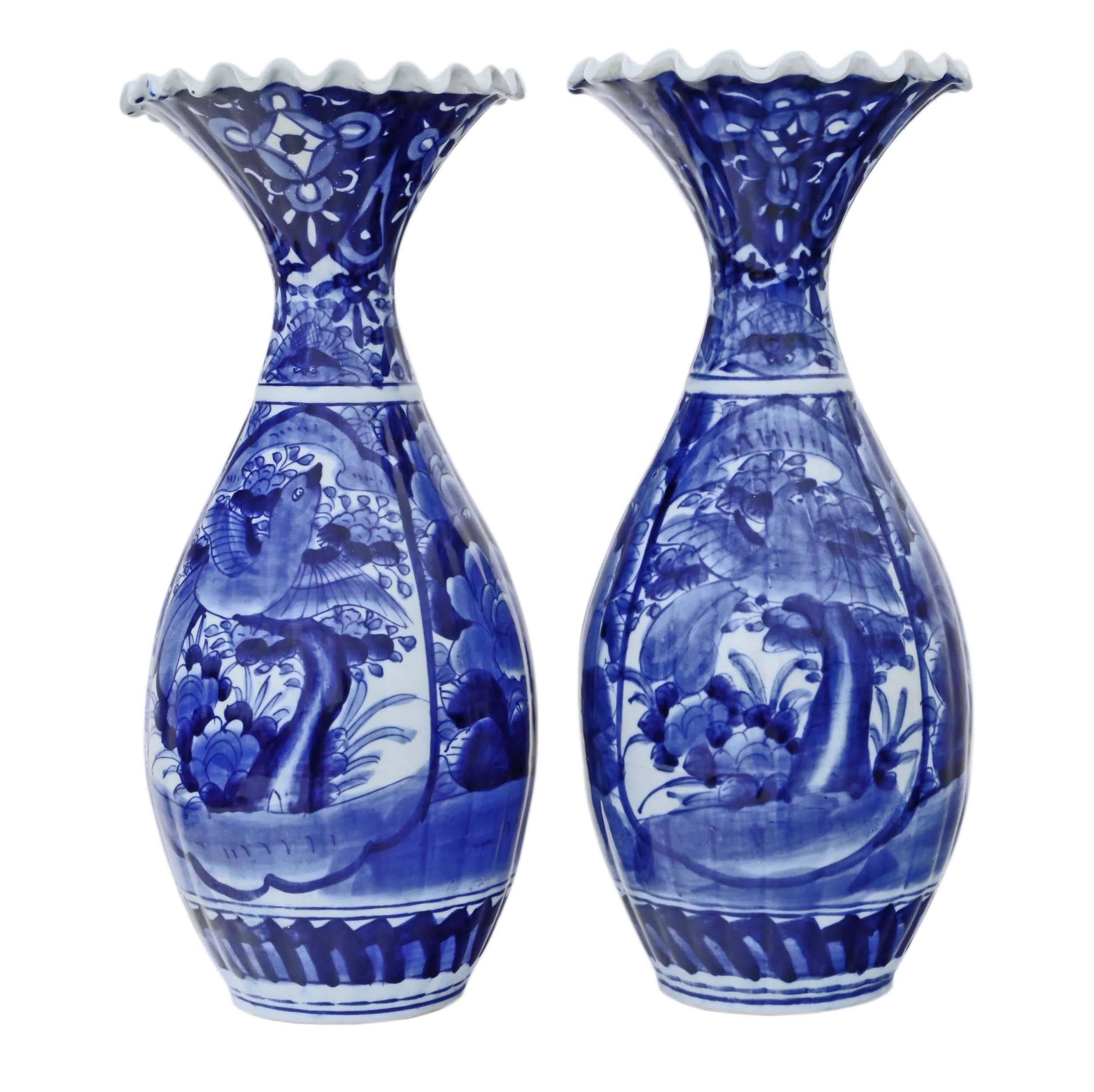 Antique Large Pair of Japanese Meiji circa 1910 Blue and White Vases In Good Condition For Sale In Wisbech, Walton Wisbech