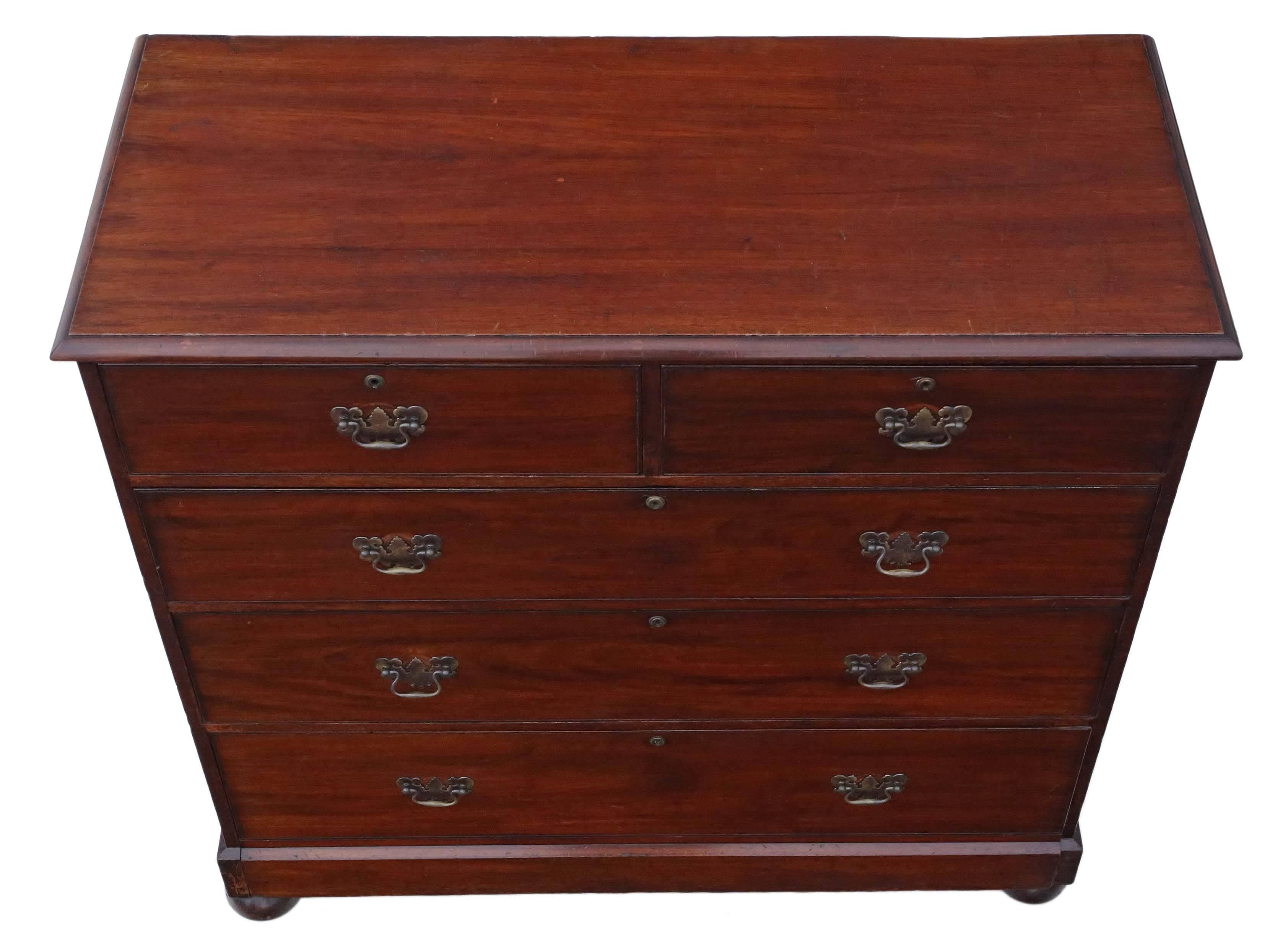 Antique large quality Victorian 19th century mahogany chest of drawers.
A heavy quality chest, with no loose joints and the ash lined drawers slide freely.

No woodworm.

Full of age charm and character would look great in the right location.