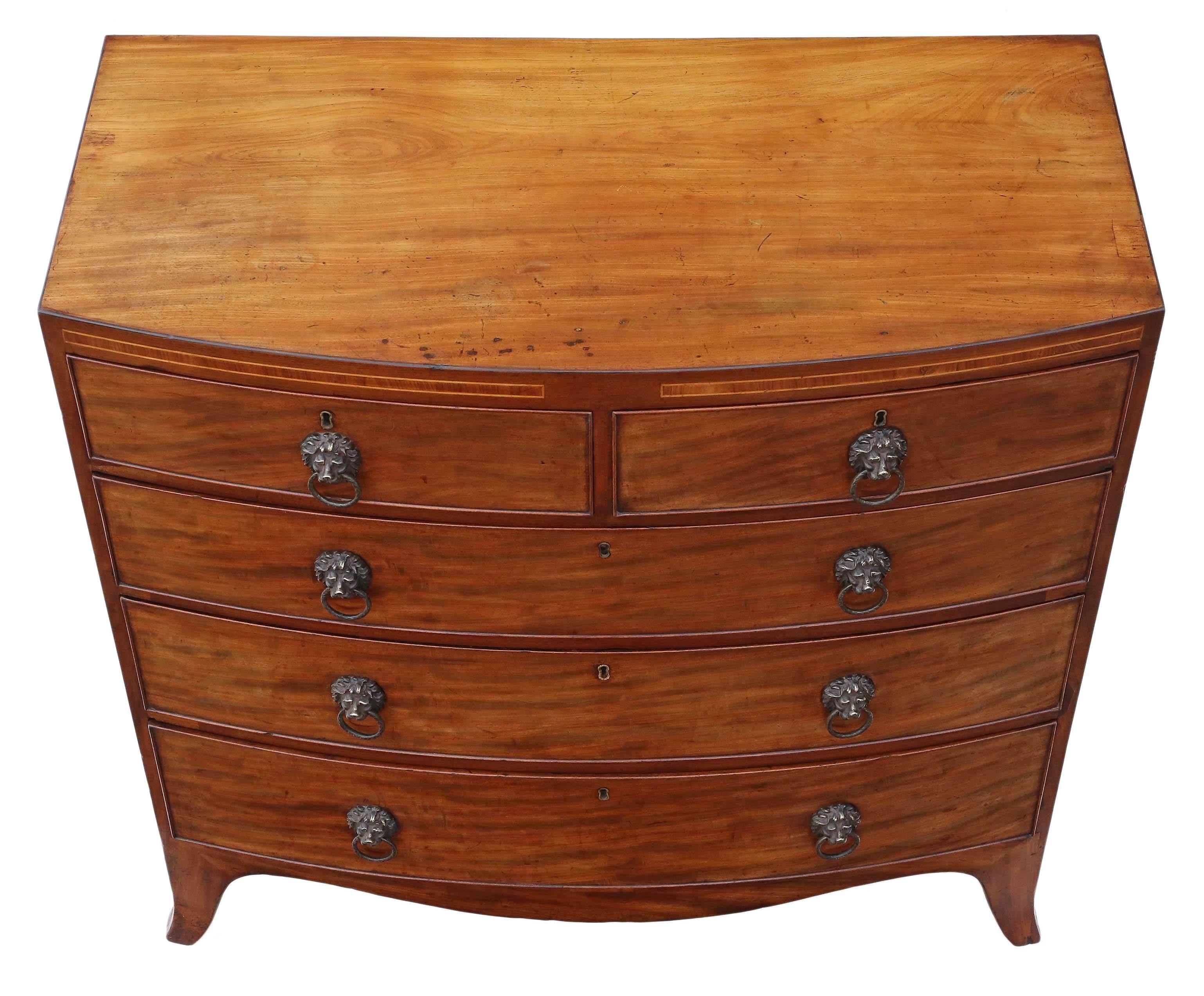 Antique quality Regency bow front flame mahogany chest of drawers, circa 1820.
This is a lovely chest, that is full of age, charm and character, with great tapered bracket feet and caddy top.

Solid, strong and heavy. No woodworm.

No loose