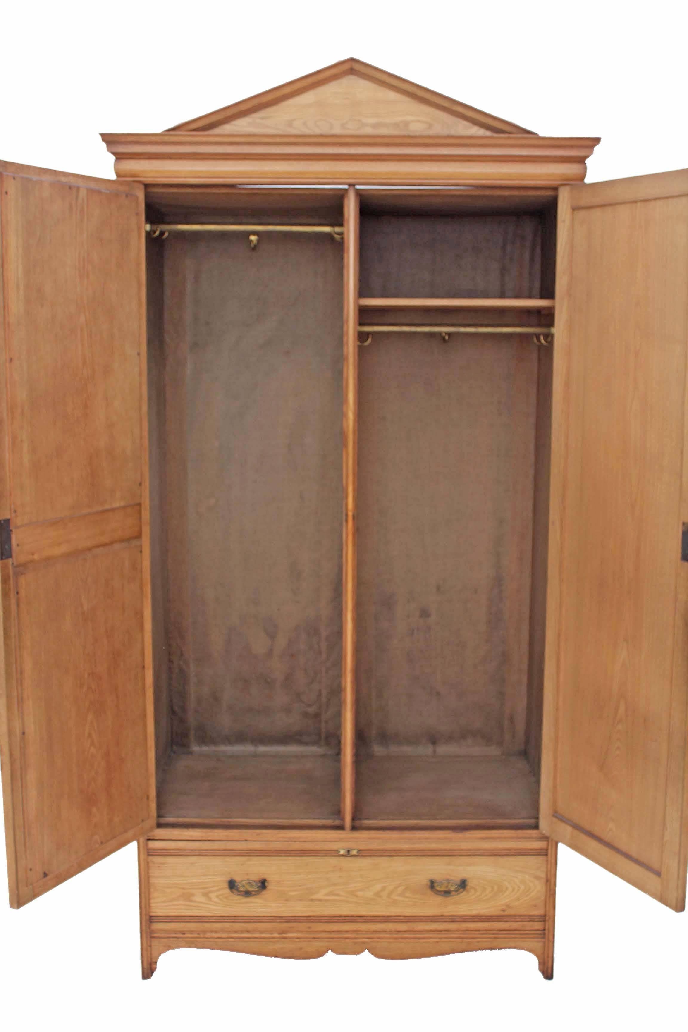 Antique Large Quality Gothic Victorian 19th Century Ash Oak Armoire Wardrobe For Sale 3