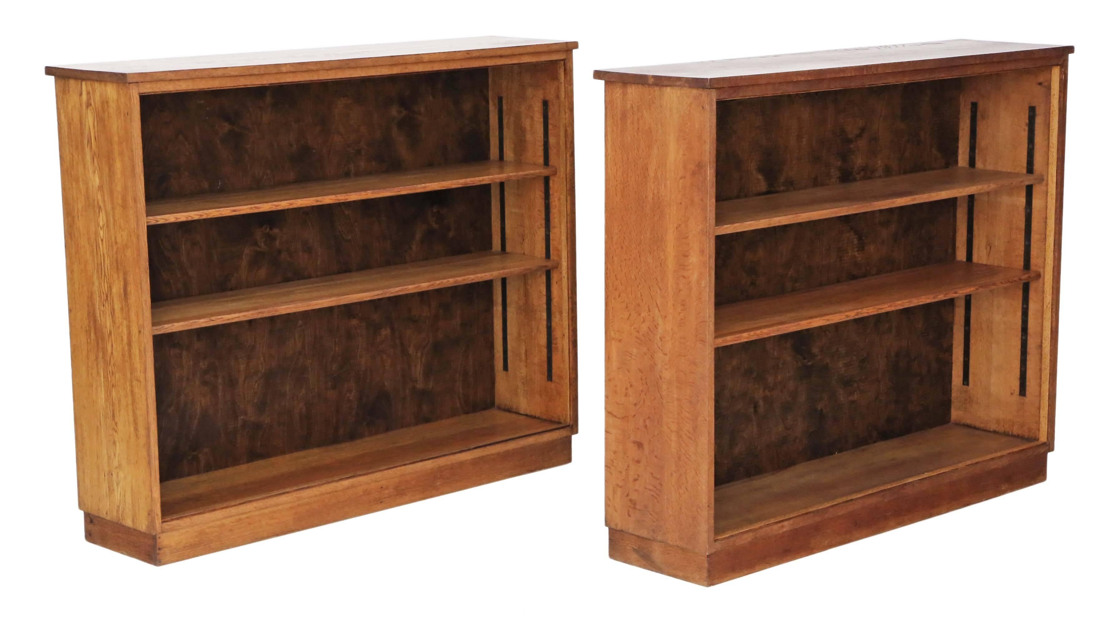 British Antique Pair of Quality Adjustable Oak Open Bookcases, circa 1950 For Sale