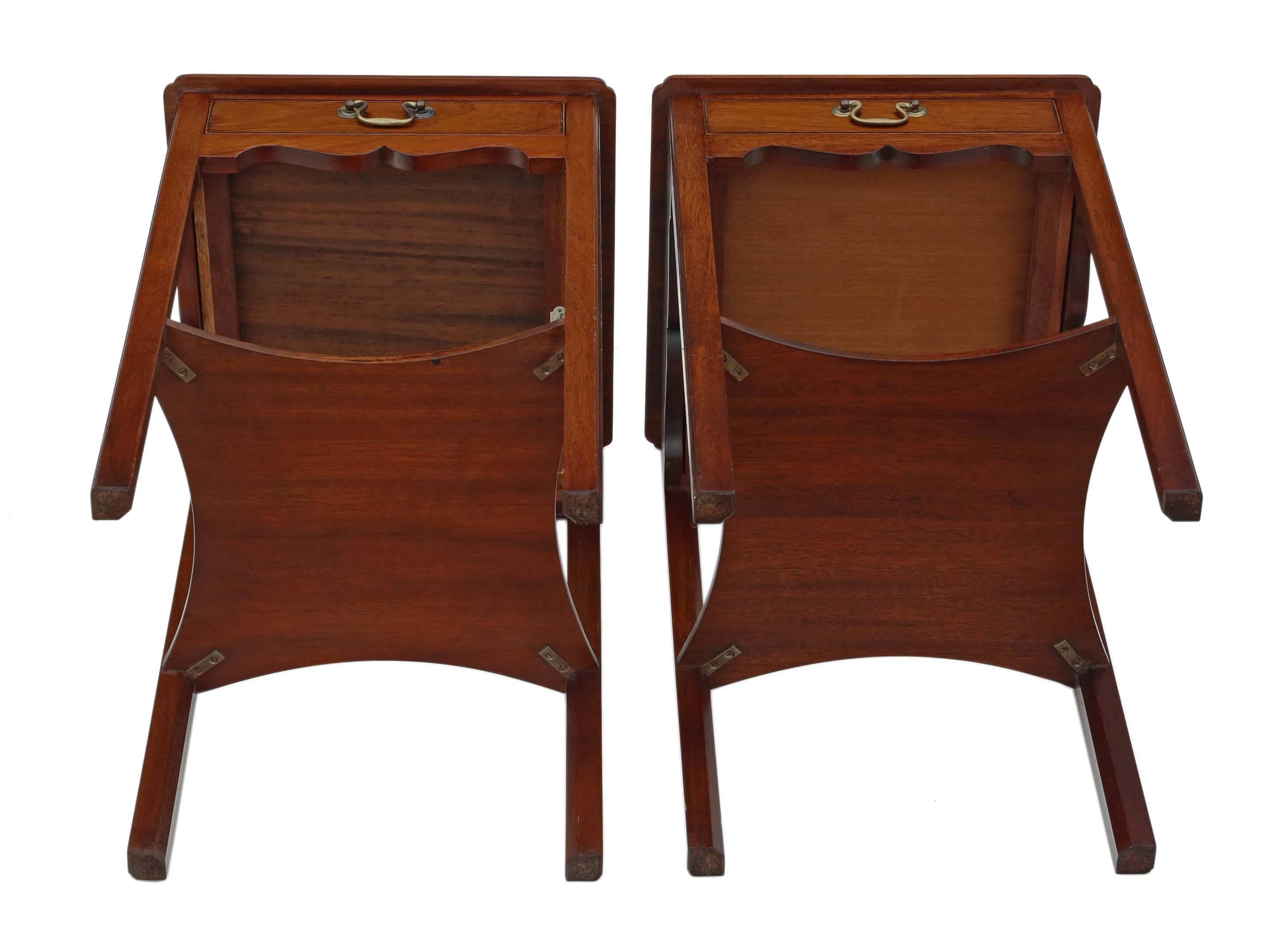 Antique Pair of Georgian Mahogany Bedside or Lamp Tables Redman and Hales For Sale 1