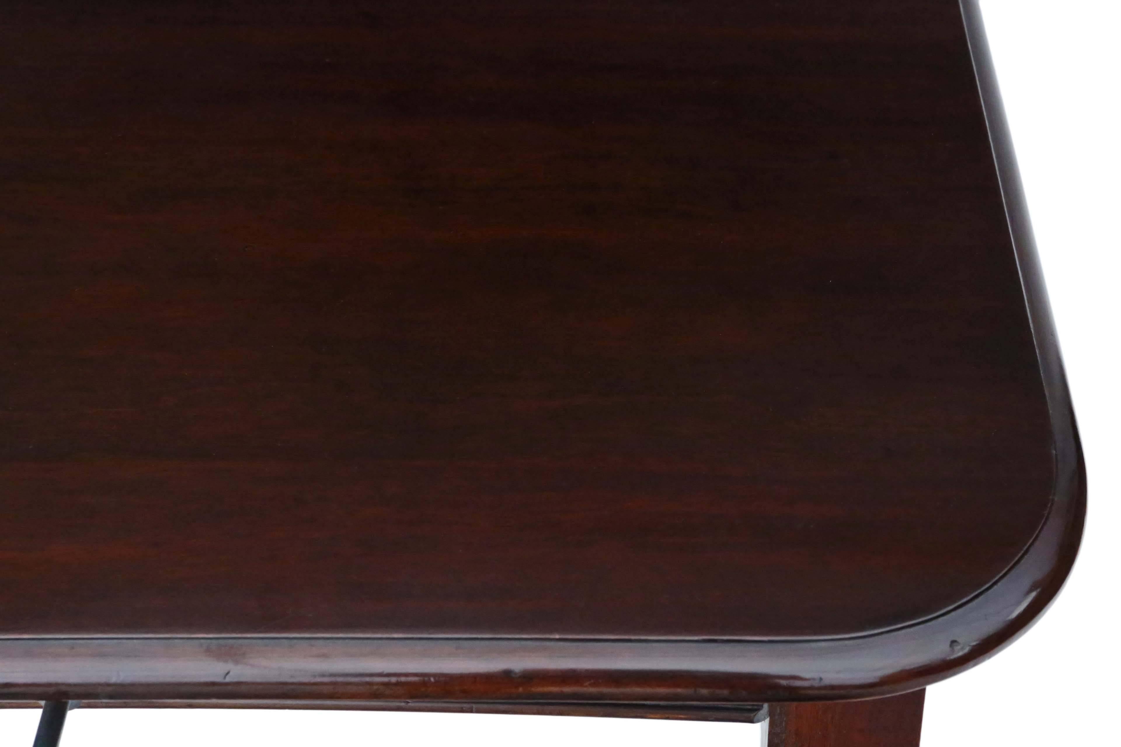 Early 20th Century Antique Quality Victorian circa 1900 Mahogany Wind Out Extending Dining Table For Sale