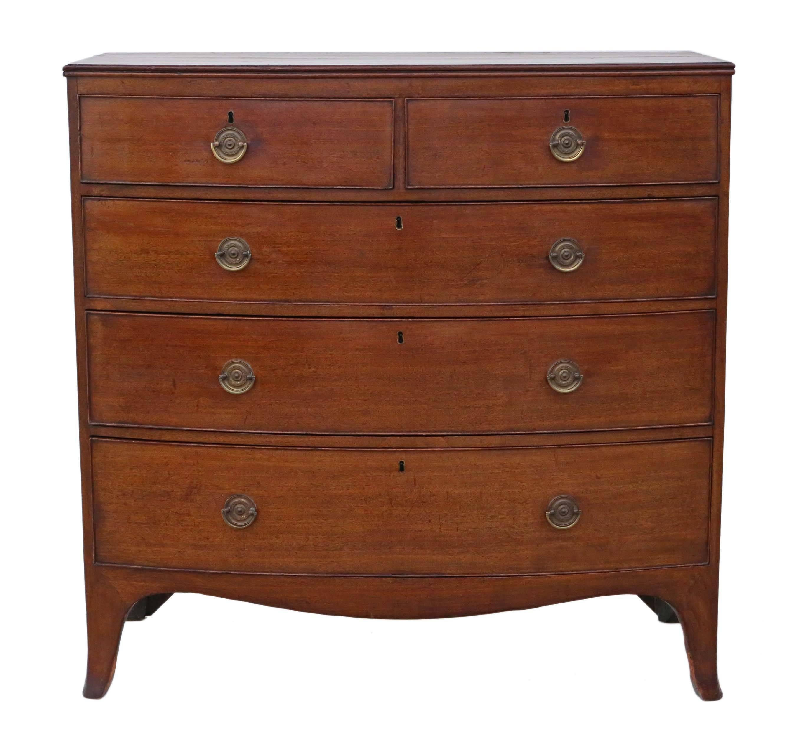 Early 19th Century Antique Georgian Mahogany Bow Front Chest of Drawers, circa 1800