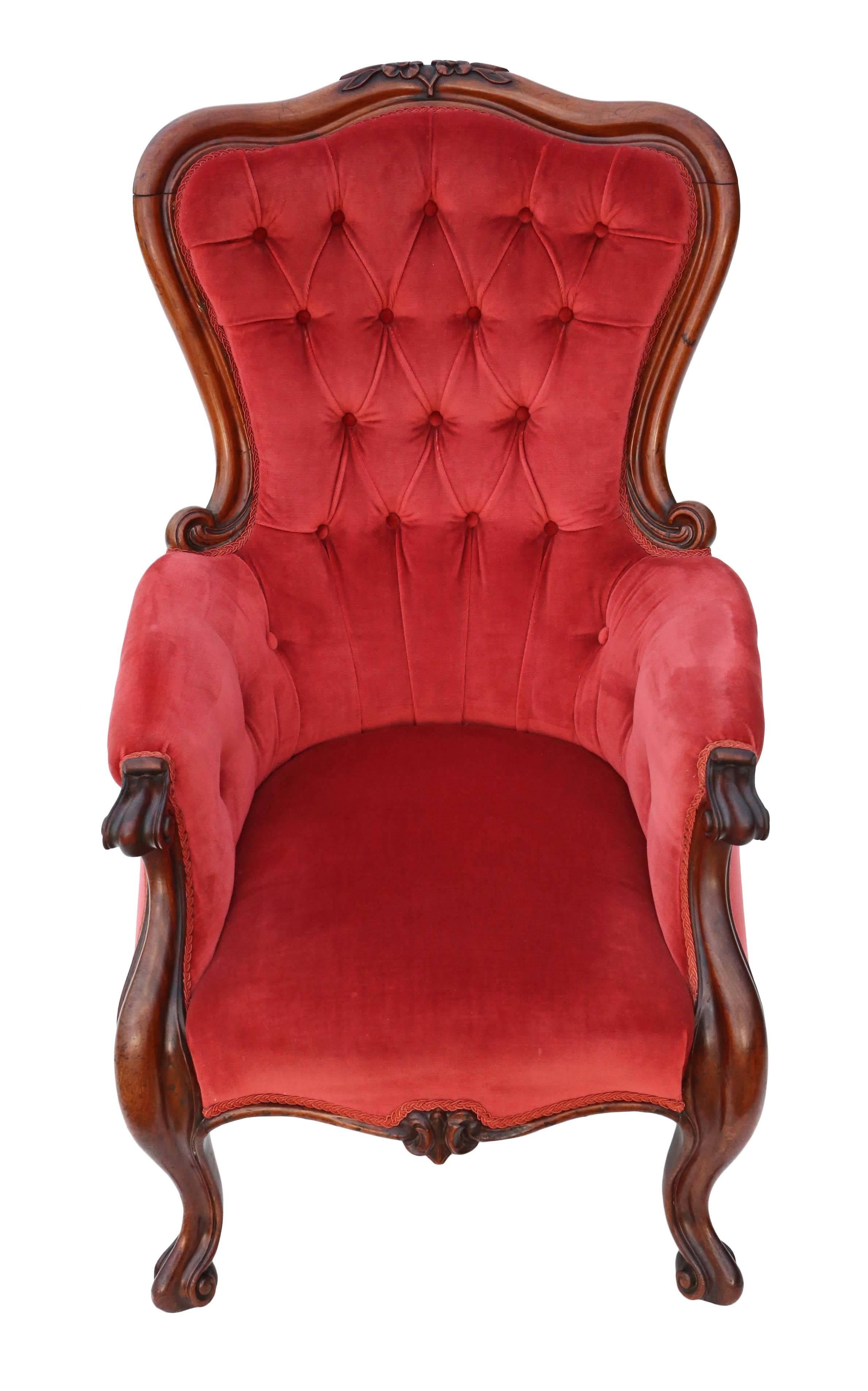 Antique quality Victorian circa 1870 mahogany slipper spoon back armchair.

Solid, no loose joints and no woodworm. Full of age, character and charm. Very decorative chair with a lovely warm mellow color. The quality red velour button back