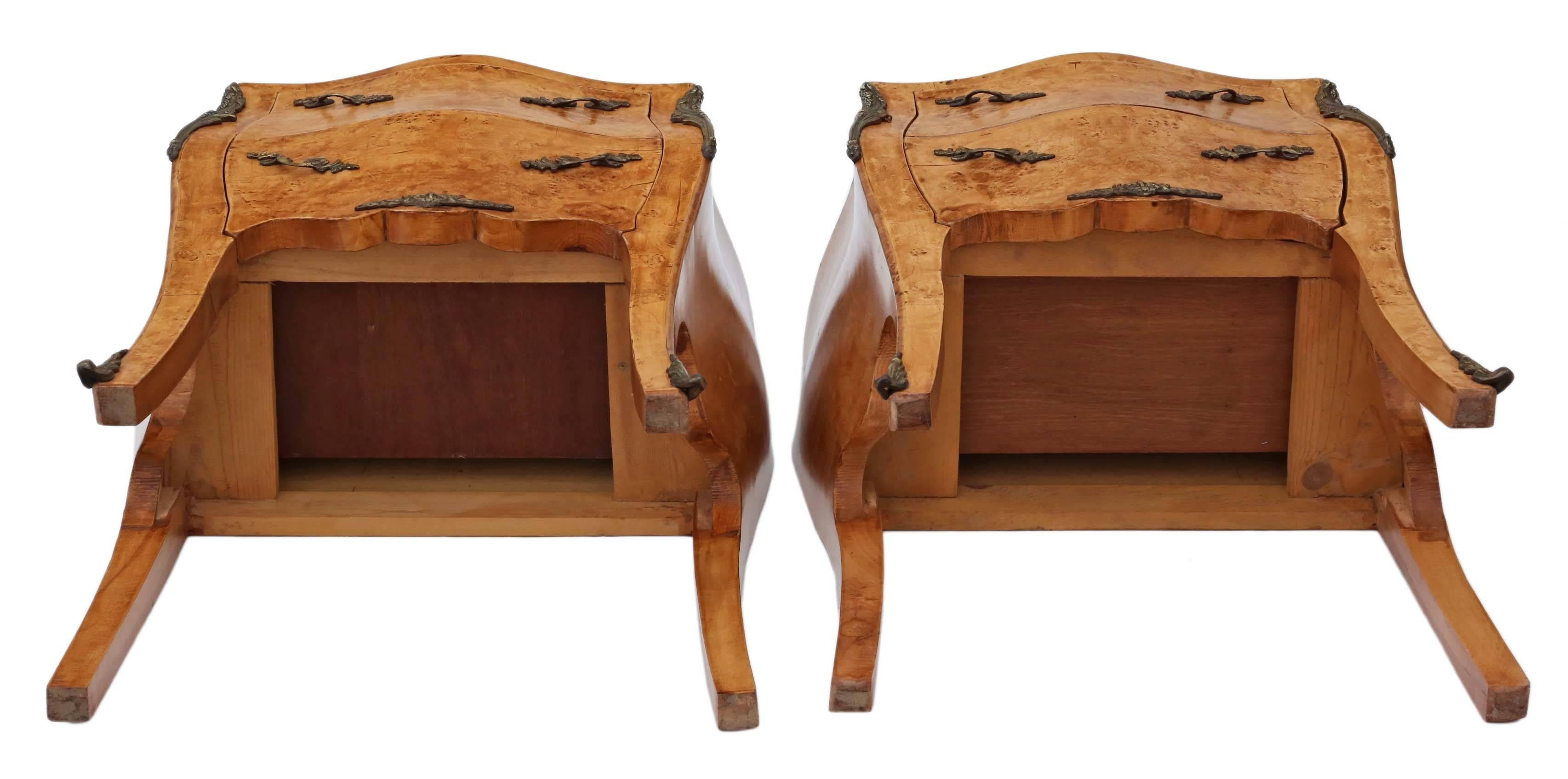 Antique Pair of Bird's-Eye Maple and Marble Bombe Style Bedside Tables Chests For Sale 2