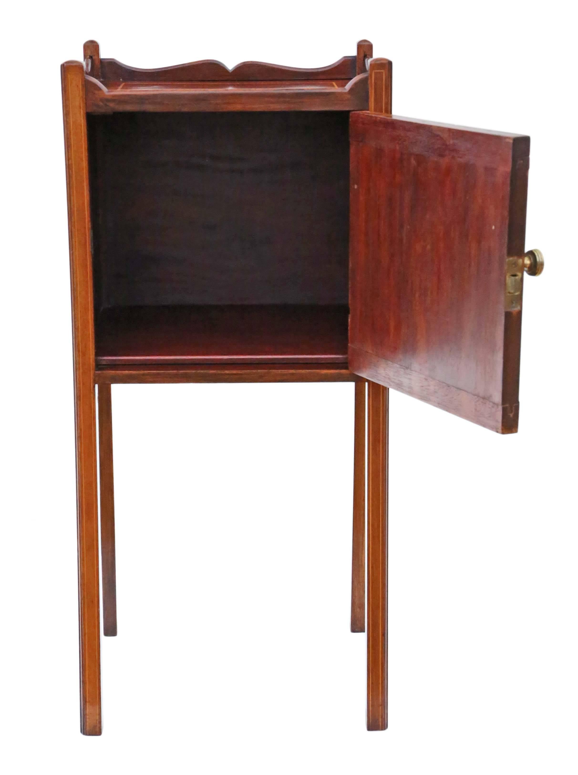 Early 20th Century Antique Georgian Revival, circa 1905 Mahogany Tray Top Bedside Table Cupboard For Sale