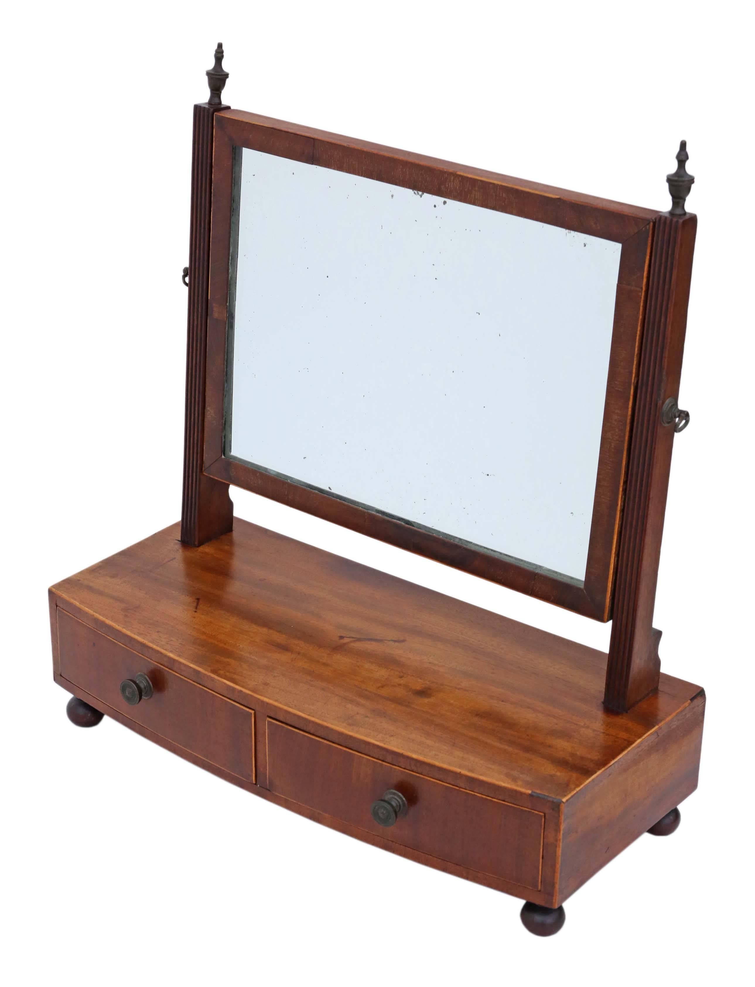Antique quality Regency, circa 1825 mahogany swing dressing table mirror.

This is a lovely mirror, that is full of age and charm, with great proportions.

A rare find, that would look amazing in the right location.

The mahogany lined drawers