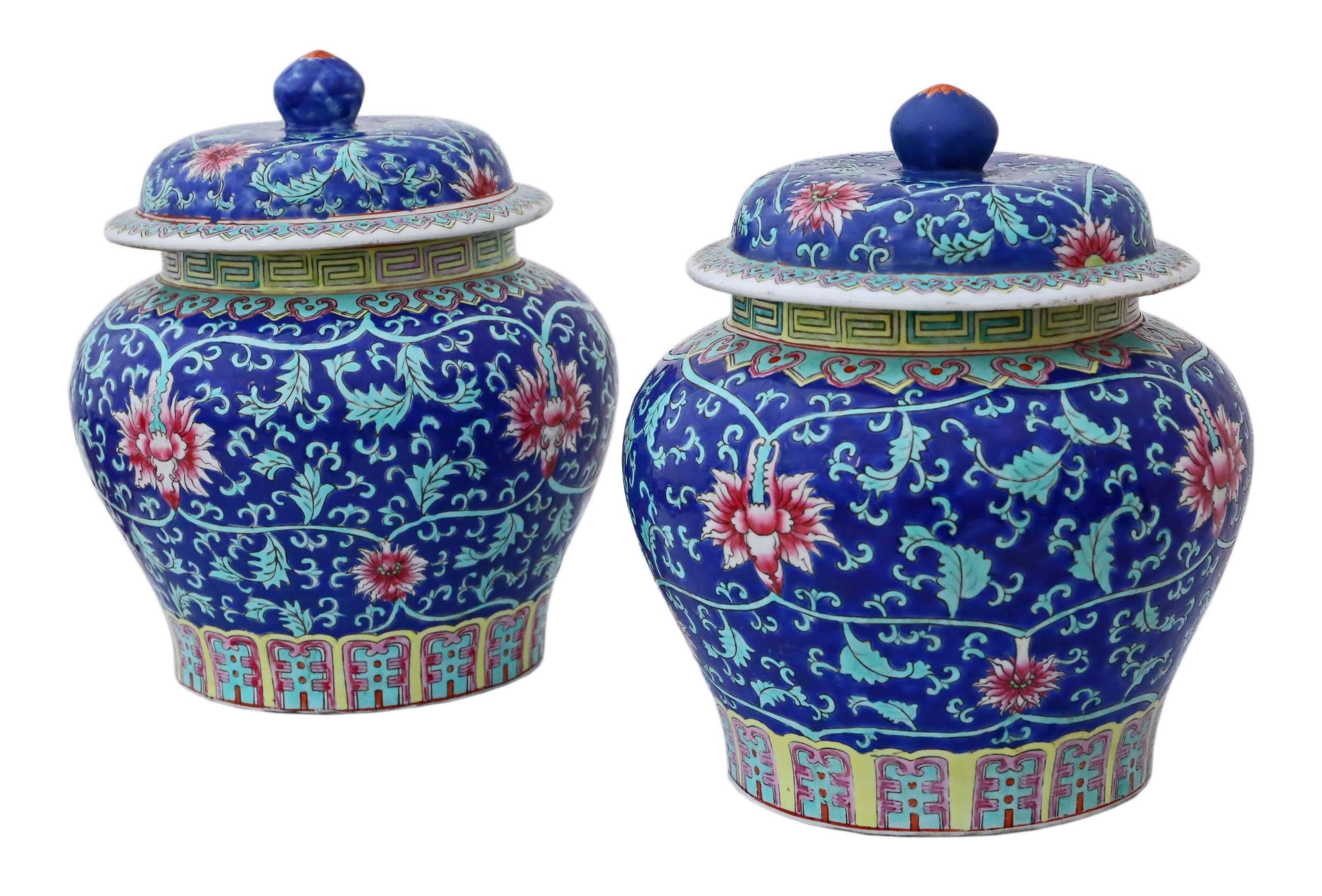 Antique large pair of Chinese Republic period (circa 1912-1949) jars with lids.

These are lovely large quality pieces, a touch of class. A charming and rare pair of jars.

Would look amazing in the right location, large enough to make a real