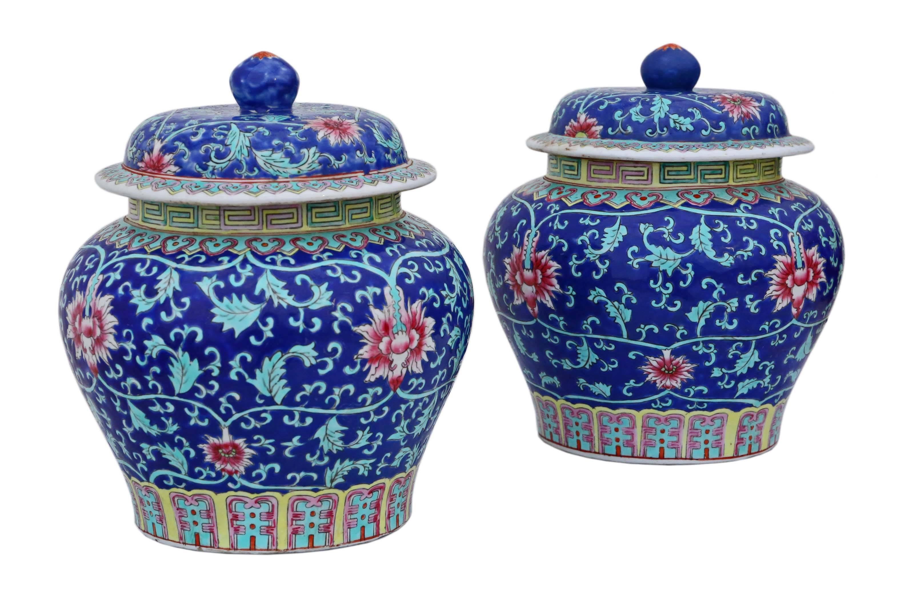 Chinese Export Antique Large Pair of Chinese Republic Period Jars with Lids Ginger Vases For Sale
