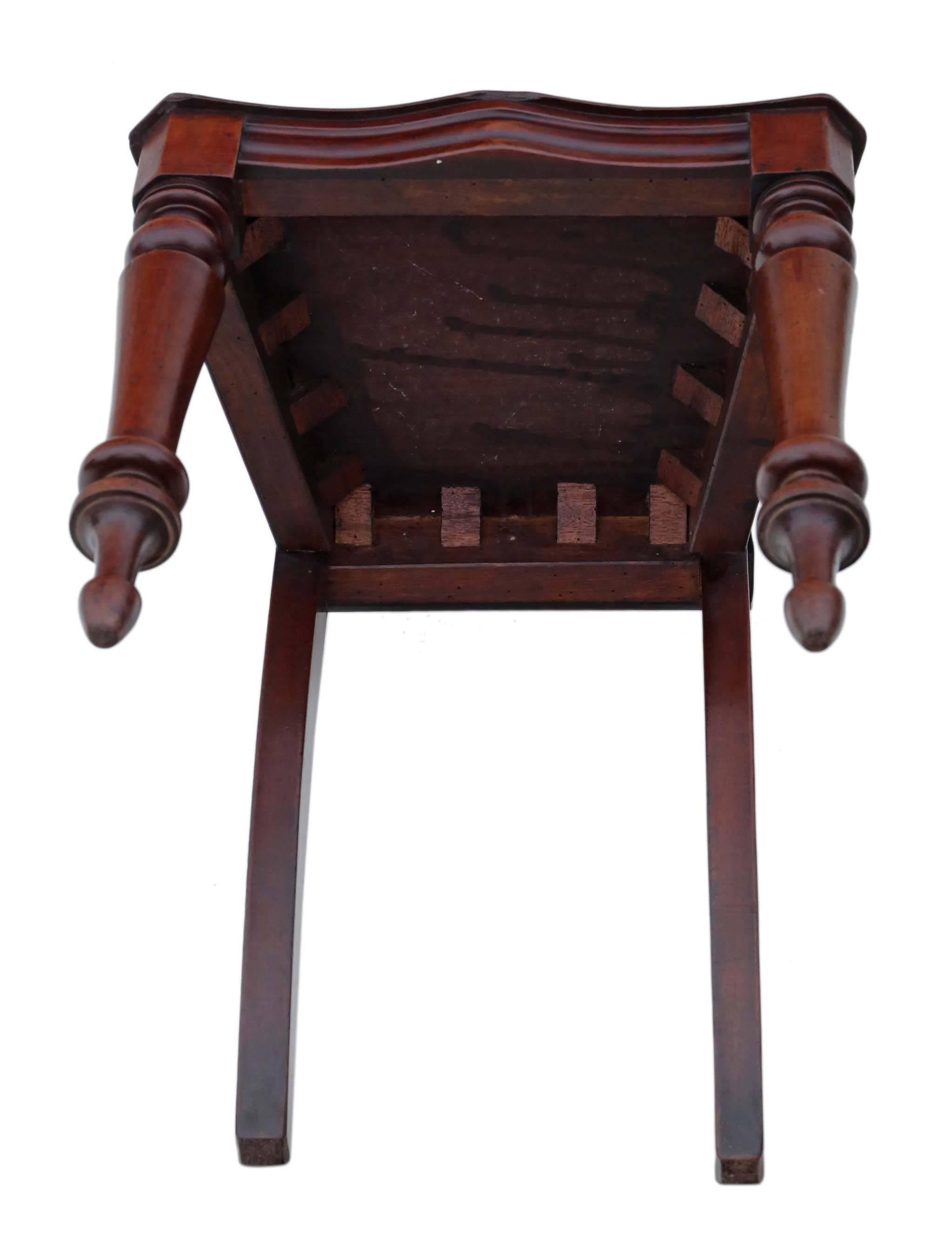 Antique Victorian circa 1850-1870 Carved Mahogany Hall Chair For Sale 3