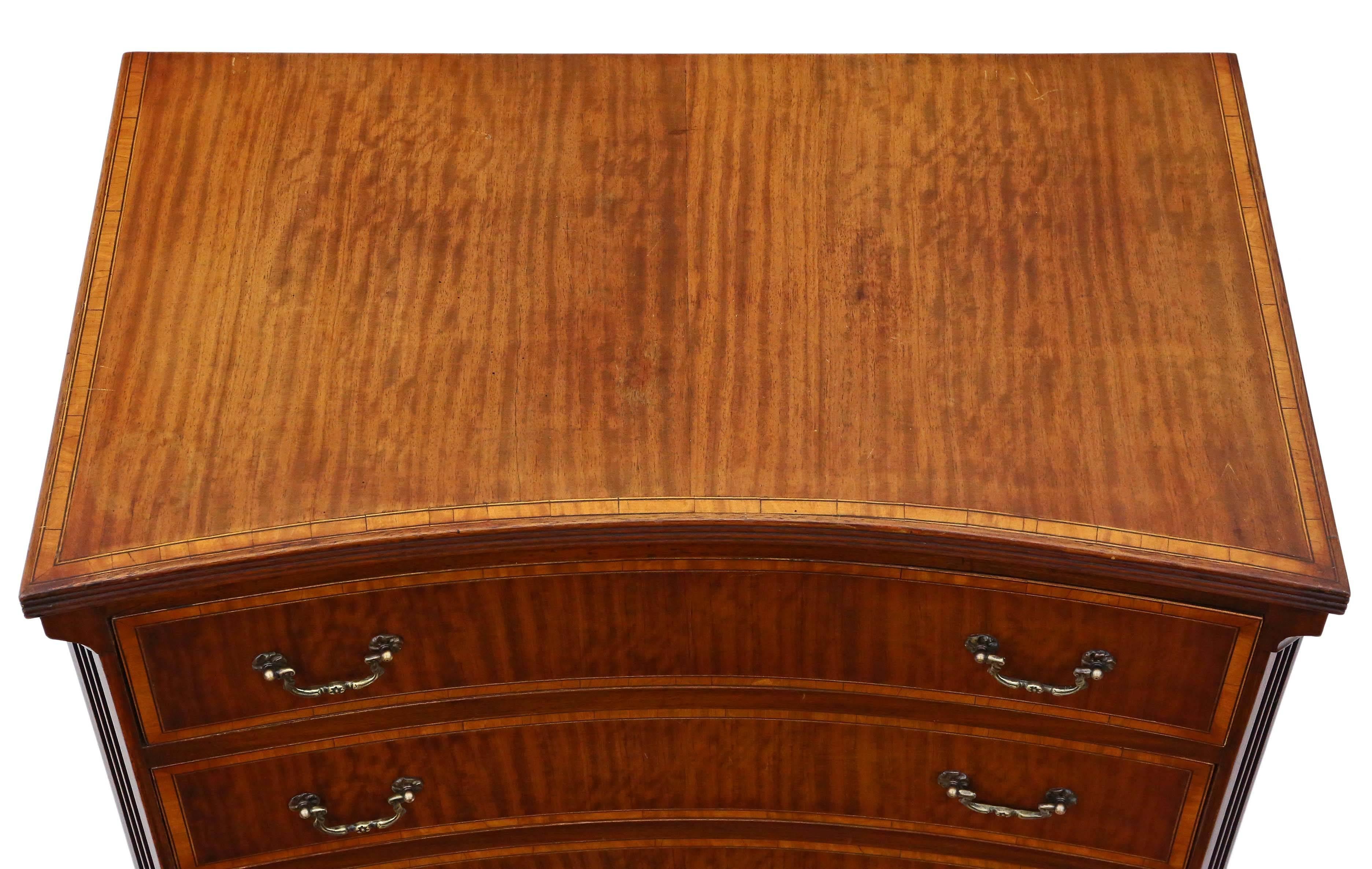 Antique small Georgian revival mahogany chest of drawers dating from C1950. Rare concave front with attractive crossbanding and mahogany veneers. Great sought after size and proportions.

No loose joints and the drawers slide freely.

No