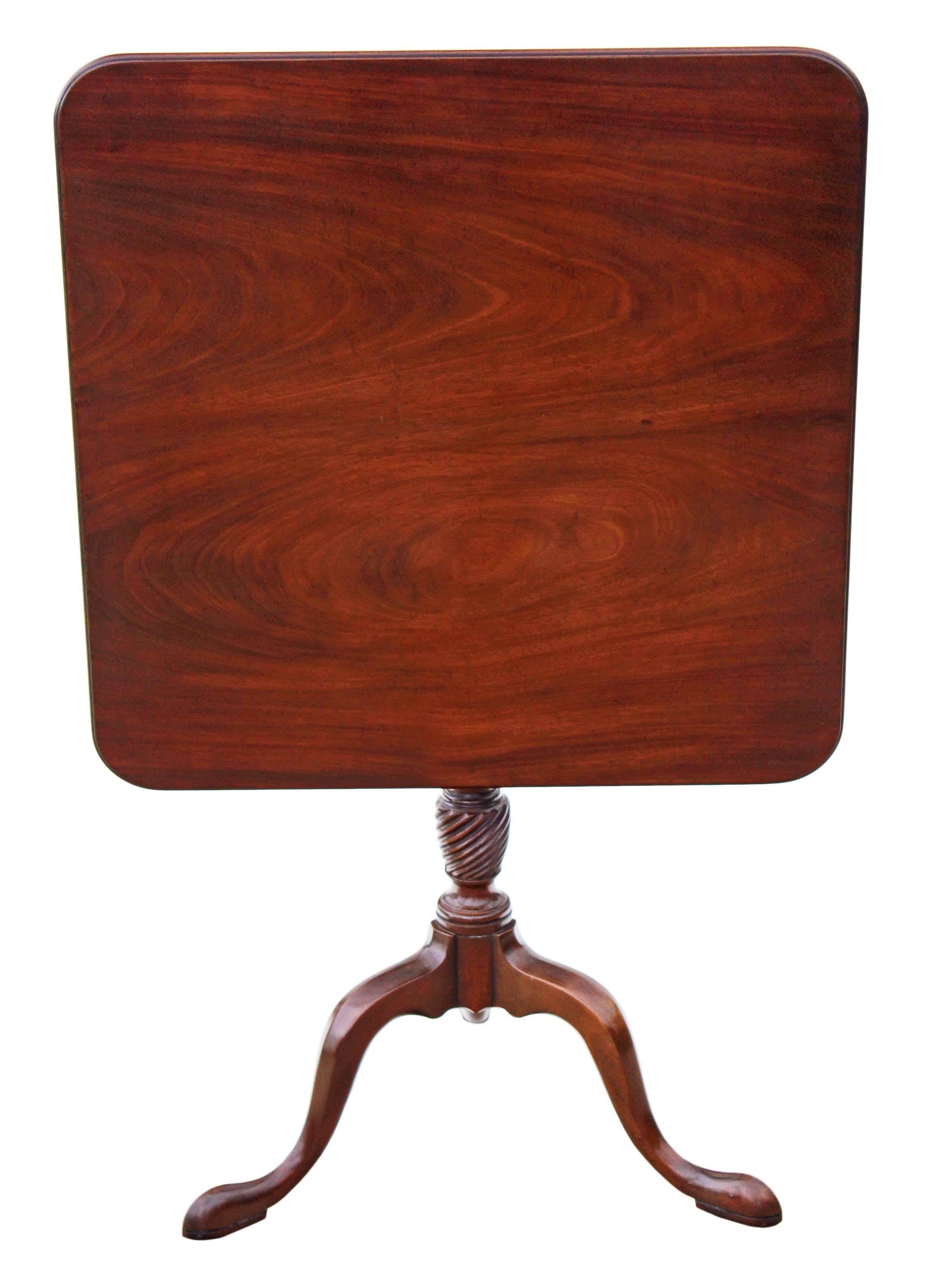 Antique quality Georgian style mahogany tilt-top supper occasional table.
Around 50 years old, this is a very good quality reproduction table made from solid mahogany by Kittinger Co.

Very attractive, with a quality two plank top and a