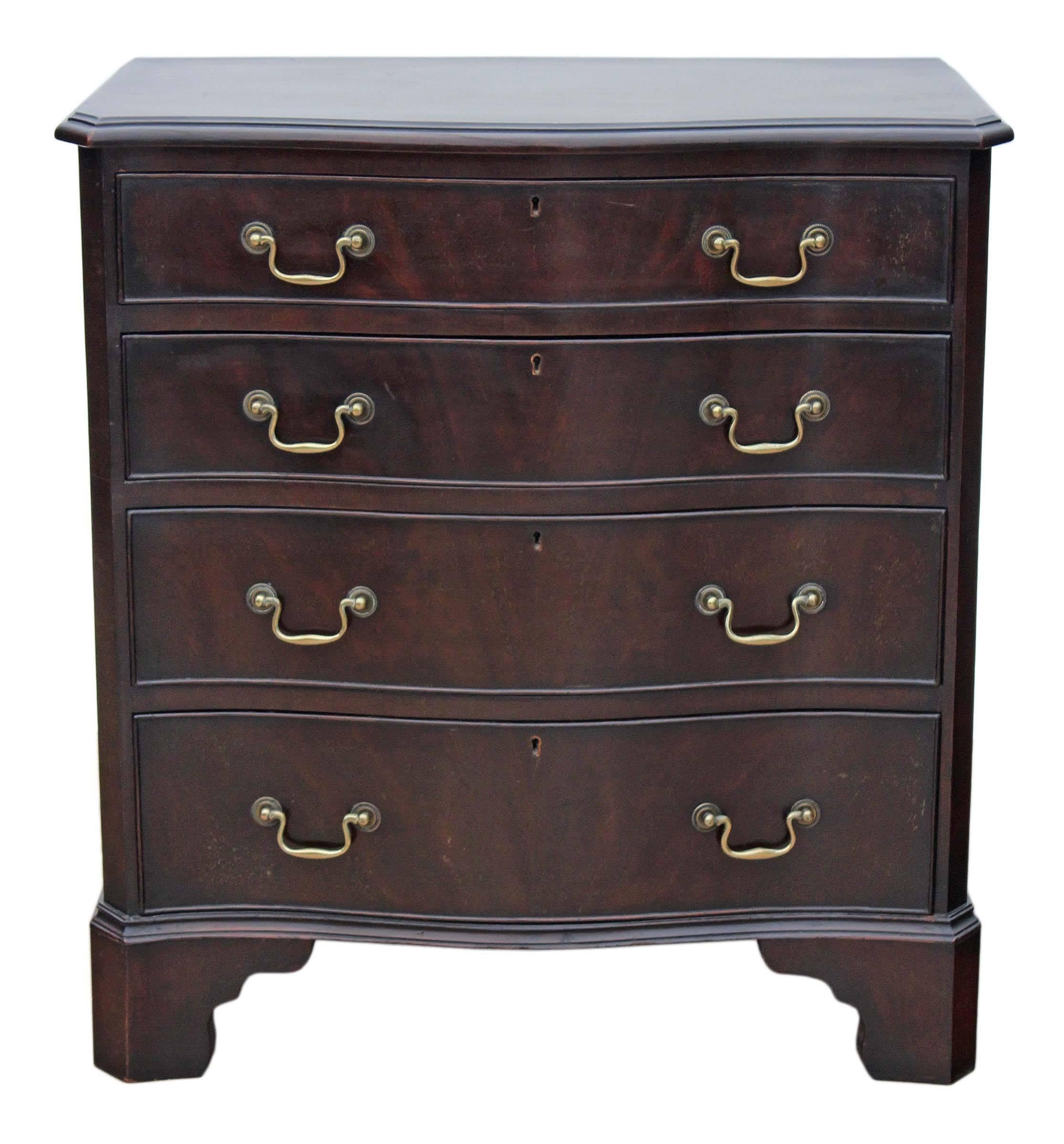 Antique quality Georgian revival small mahogany serpentine chest of drawers, circa 1925.
No loose joints and oak lined drawers slide freely.

Quality ormolu on brass handles and great small proportions.

Overall maximum dimensions: 77cm W x