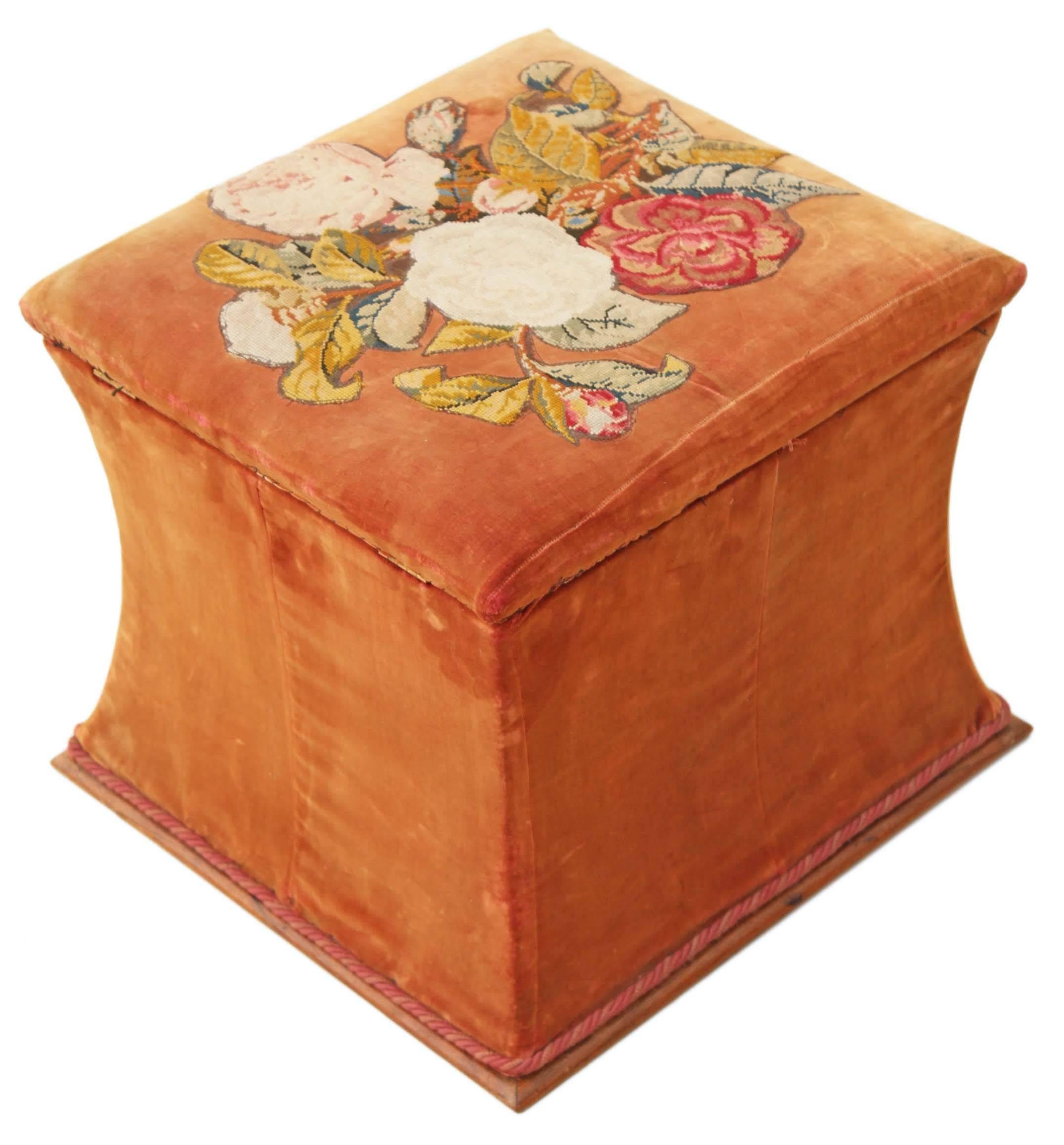 Antique Victorian Shaped Upholstered Needlepoint Ottoman Blanket Box In Good Condition For Sale In Wisbech, Walton Wisbech