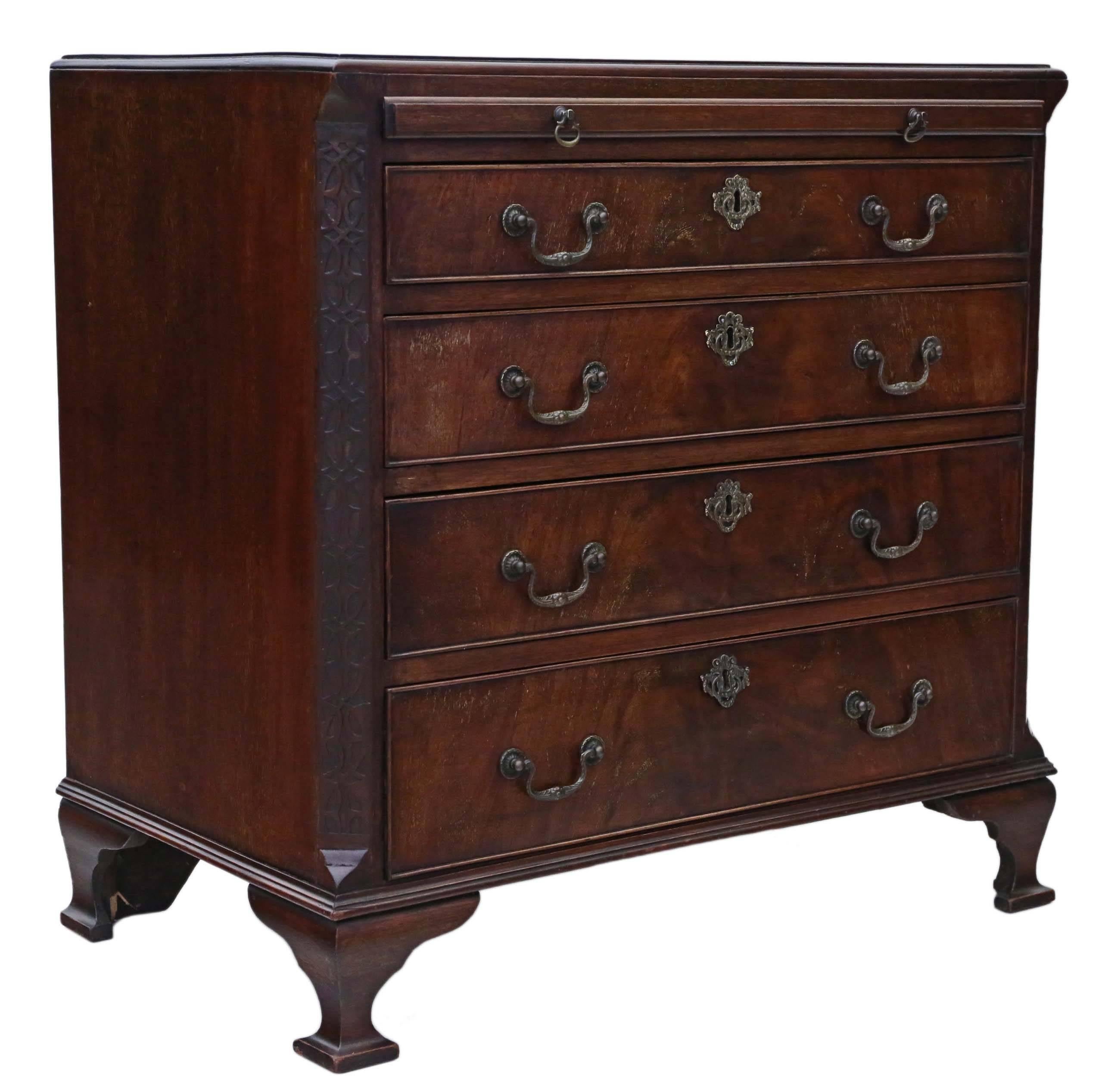 Early 20th Century Antique Quality Small Georgian Revival, circa 1910 Mahogany Chest of Drawers For Sale