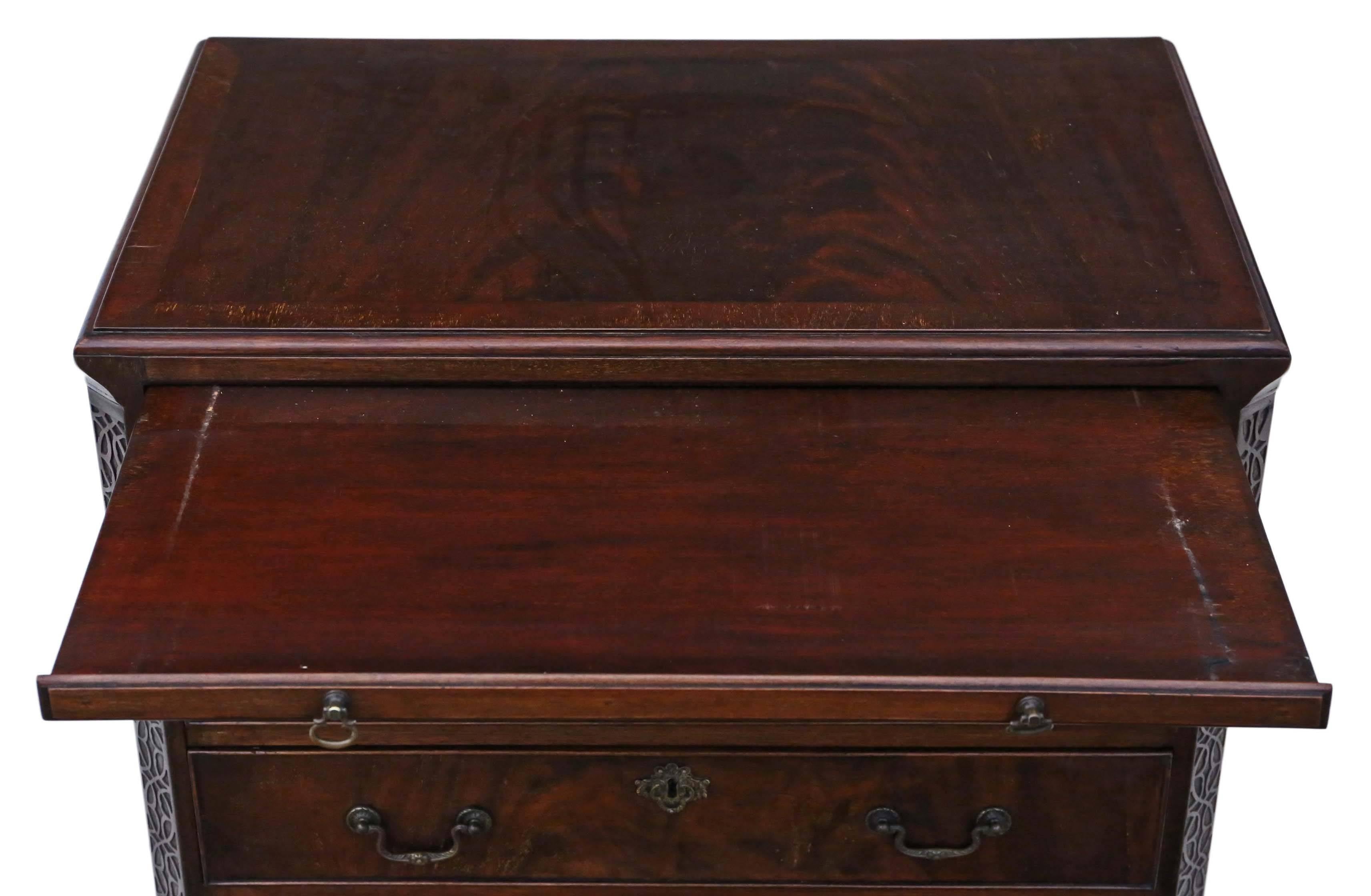 British Antique Quality Small Georgian Revival, circa 1910 Mahogany Chest of Drawers For Sale