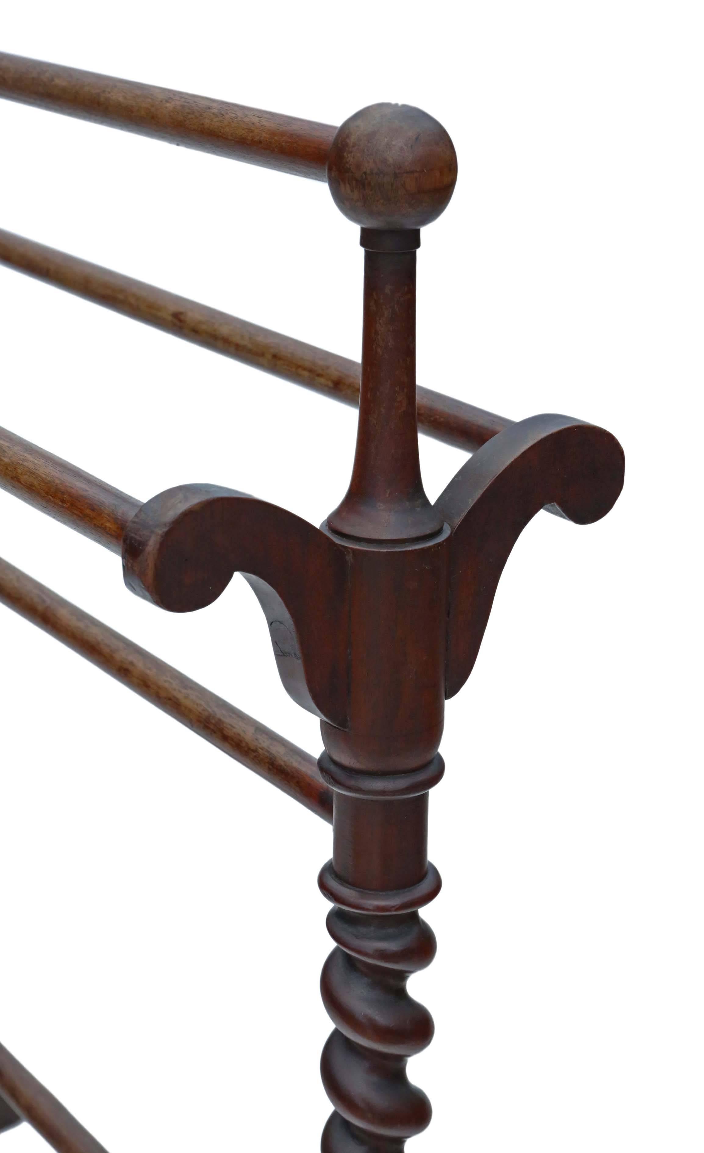 Antique Quality Victorian circa 1885 Mahogany Towel Rail Stand In Good Condition For Sale In Wisbech, Walton Wisbech