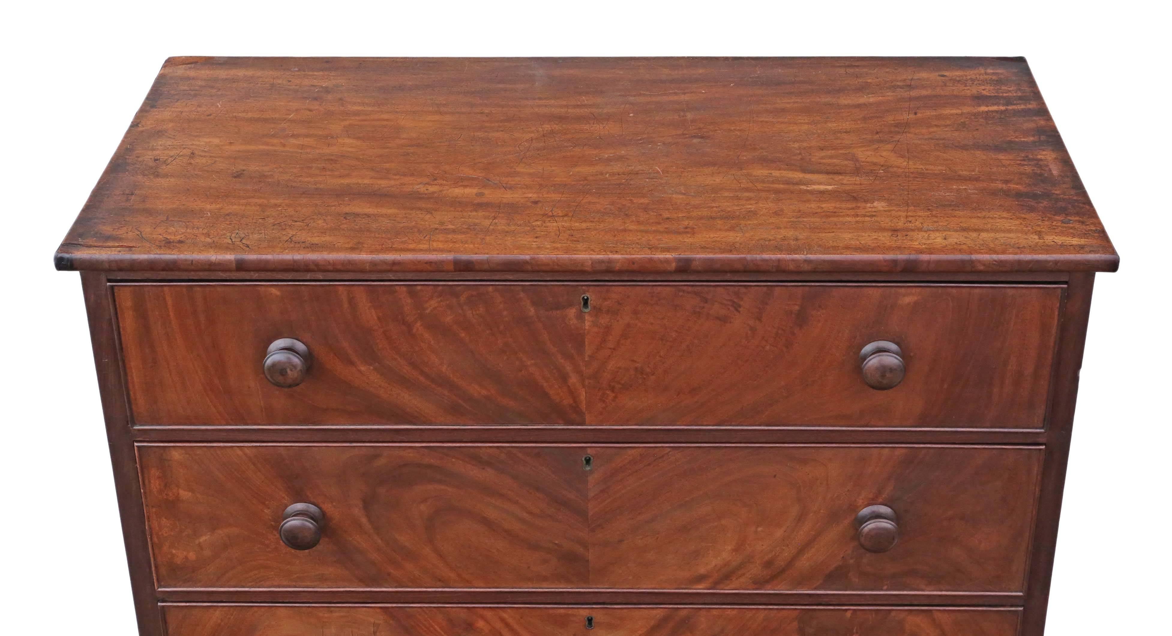 Antique large quality Regency / William IV mahogany tallboy chest of drawers, circa 1820-1840. Huge graduated drawers.

Solid and strong, with no loose joints and no woodworm. Full of age, character and charm. A good rare piece of antique