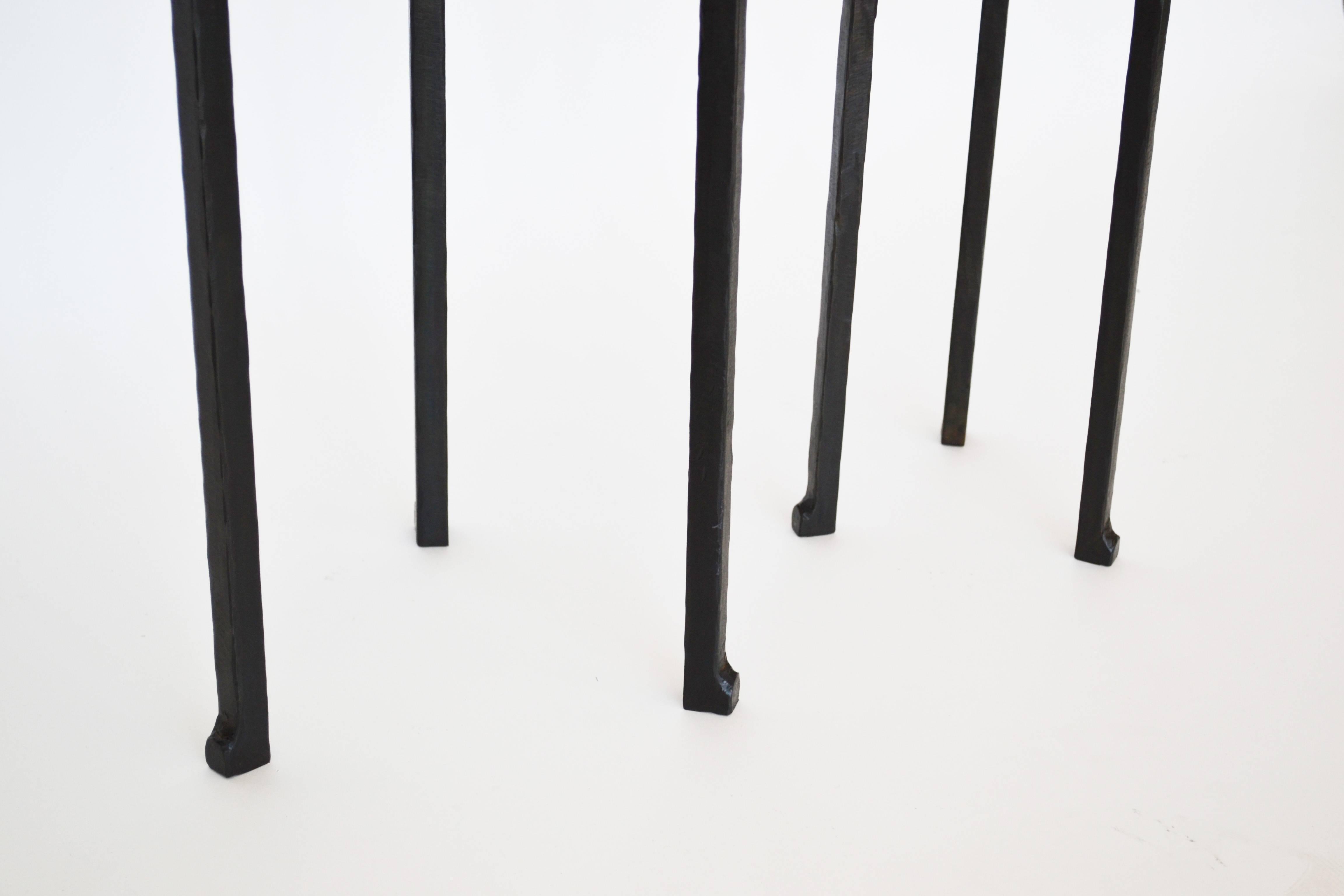 Cocktail Table Pair Modern Hand-Shaped Round Handmade Blackened and Waxed Steel Neuf - En vente à Bronx, NY
