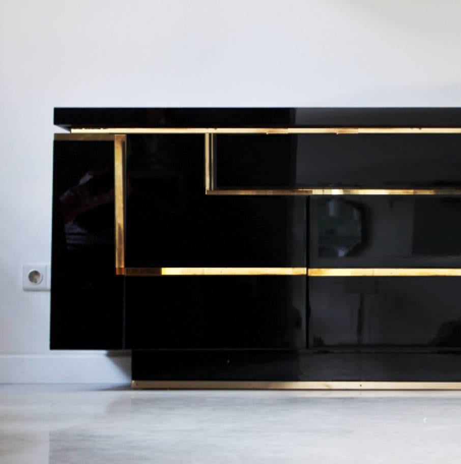 Extra Large Lacquered and Brass Sideboard JC Mahey, 1970s In Excellent Condition In Paris, IDF