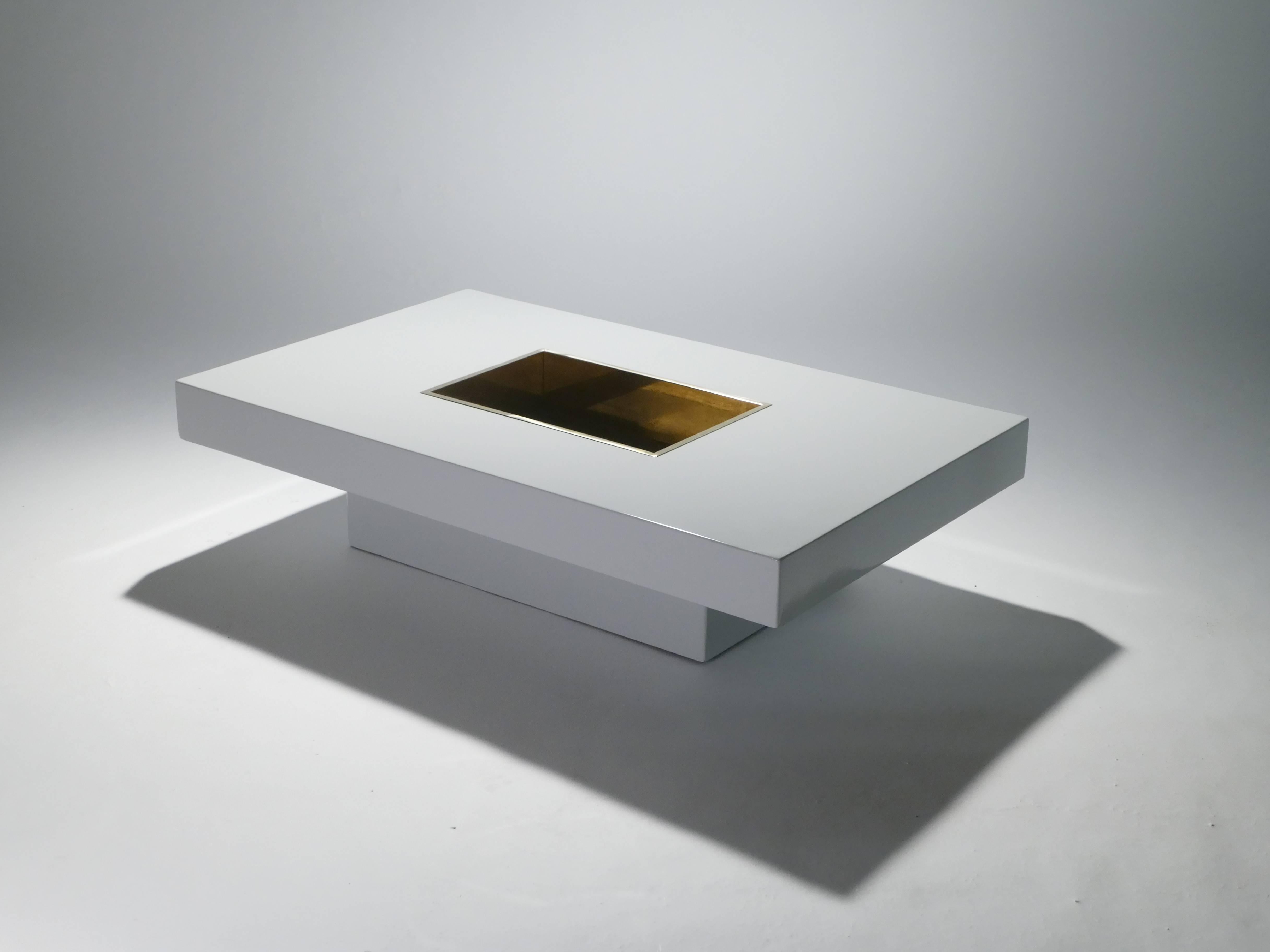 Willy Rizzo White Lacquer Coffee Table, 1970s In Excellent Condition In Paris, IDF